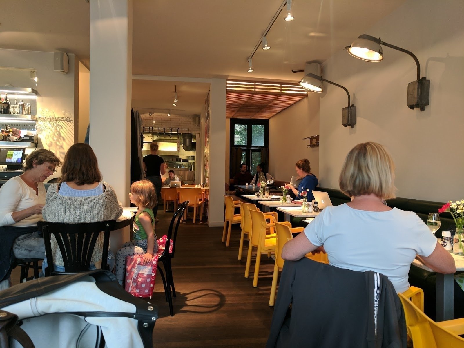 <span class="translation_missing" title="translation missing: en.meta.location_title, location_name: Bar Spek, city: Amsterdam">Location Title</span>