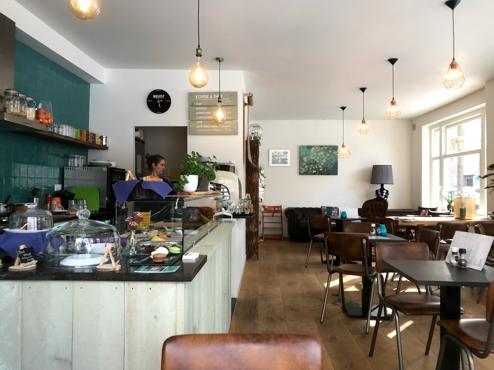 <span class="translation_missing" title="translation missing: en.meta.location_title, location_name: Bruist, city: Amsterdam">Location Title</span>