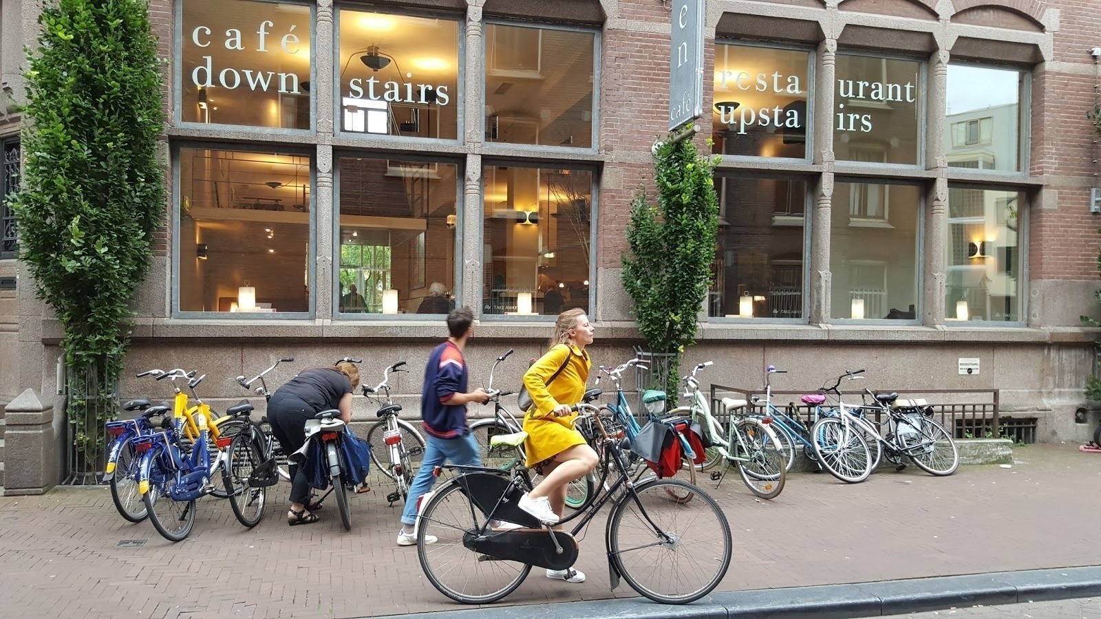 <span class="translation_missing" title="translation missing: en.meta.location_title, location_name: Café de Jaren, city: Amsterdam">Location Title</span>