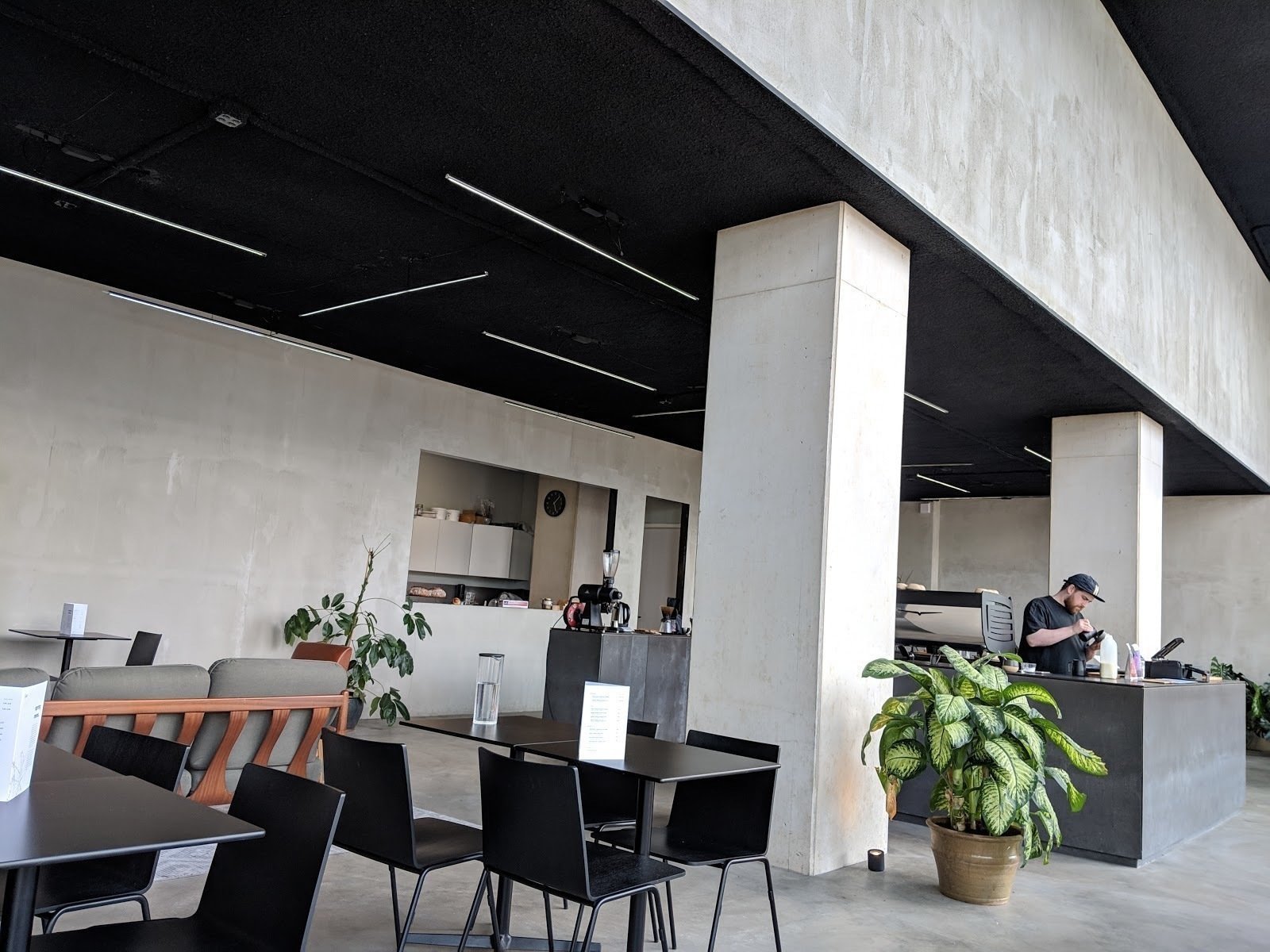 <span class="translation_missing" title="translation missing: en.meta.location_title, location_name: Public Space, city: Amsterdam">Location Title</span>