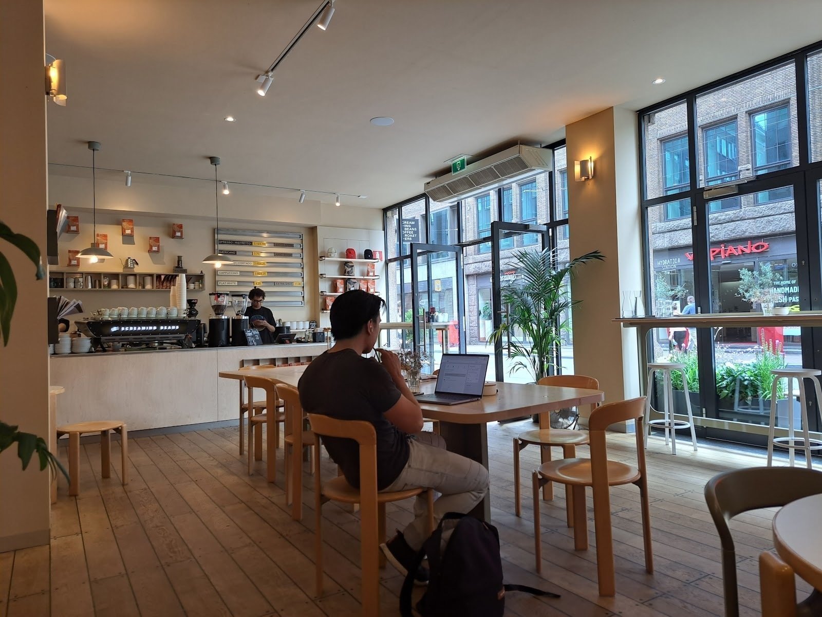<span class="translation_missing" title="translation missing: en.meta.location_title, location_name: Screaming Beans Amstelstraat, city: Amsterdam">Location Title</span>