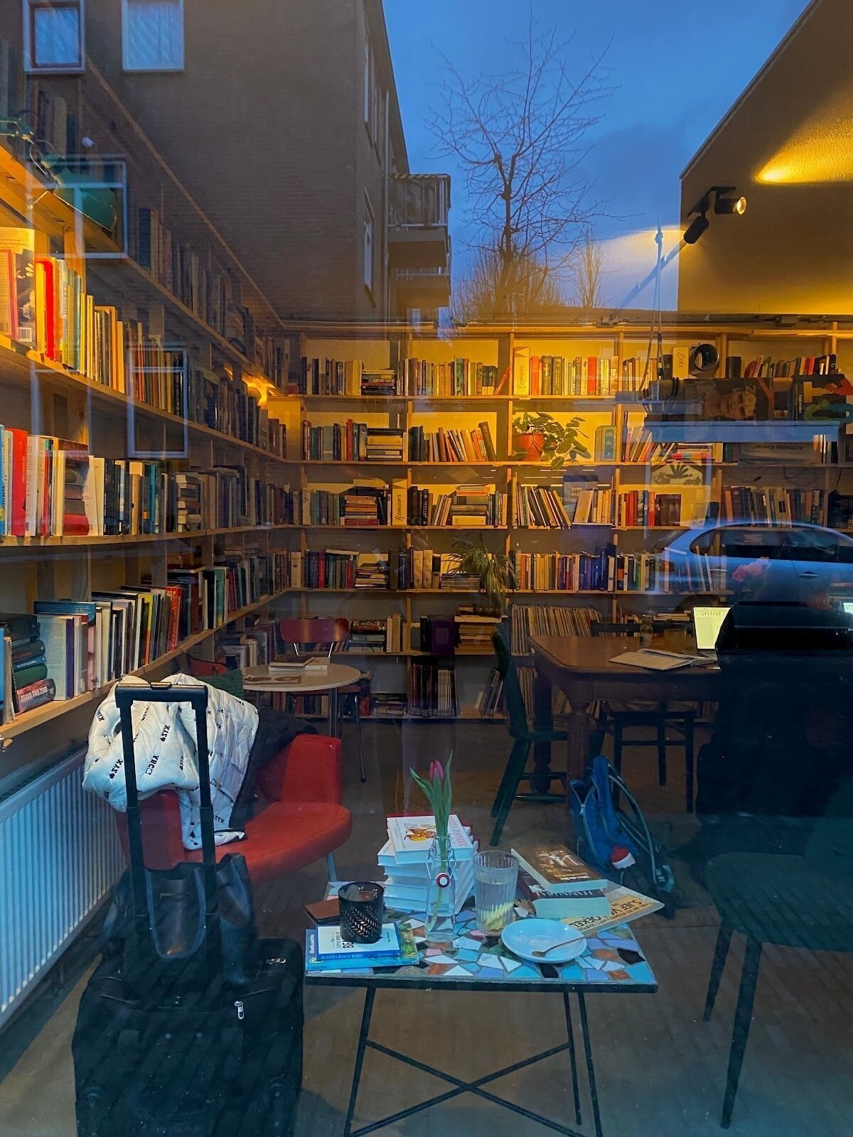<span class="translation_missing" title="translation missing: en.meta.location_title, location_name: Arnhems Boeken Café (ABC) Libertas, city: Arnhem">Location Title</span>