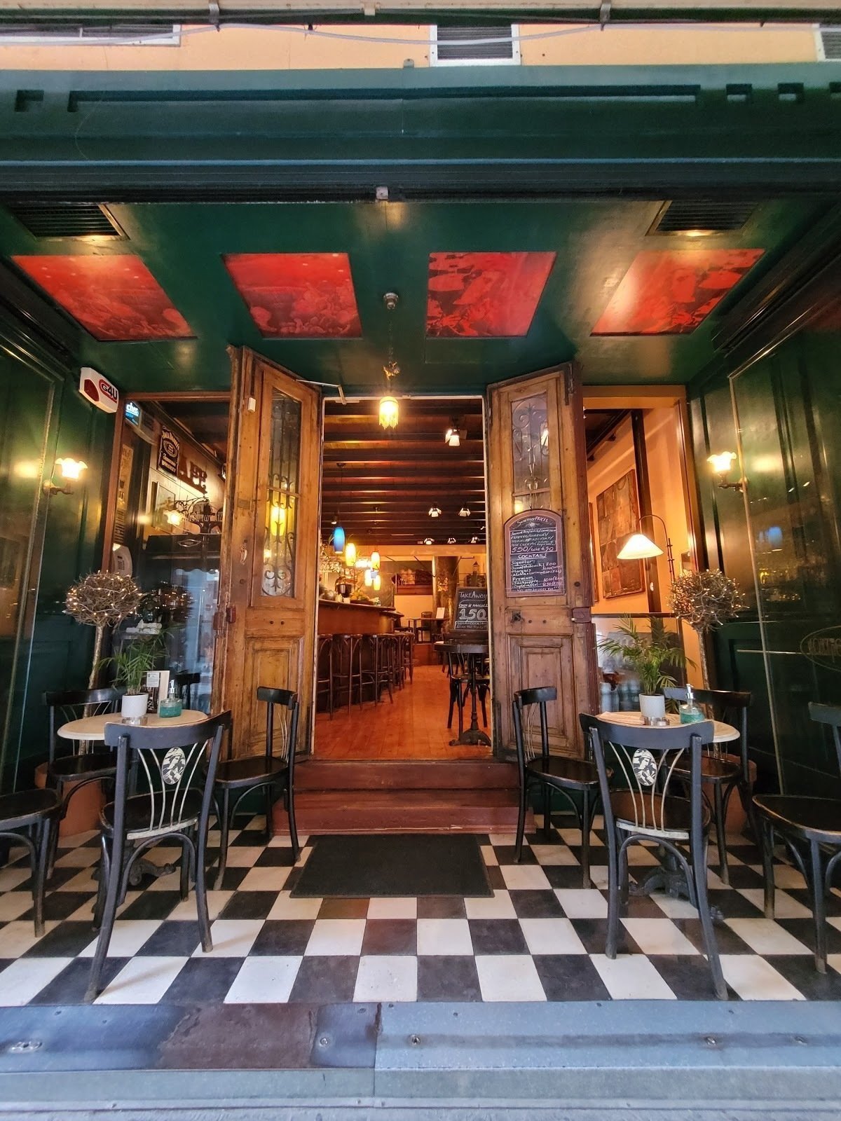 <span class="translation_missing" title="translation missing: en.meta.location_title, location_name: Cafe of Senses, city: Athens">Location Title</span>