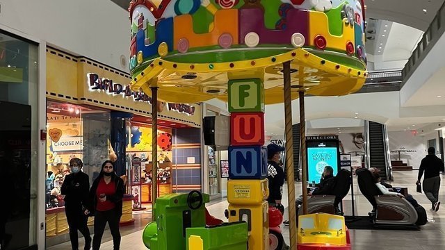 Lakeline Mall