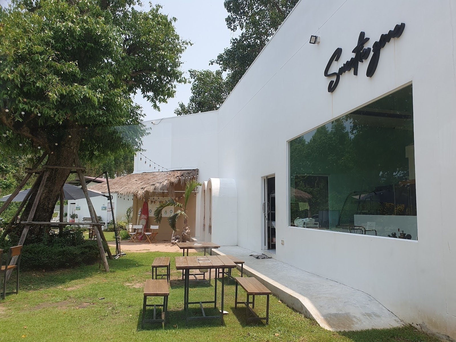 <span class="translation_missing" title="translation missing: en.meta.location_title, location_name: Twenty Twenty Fox, city: Bang Sare">Location Title</span>
