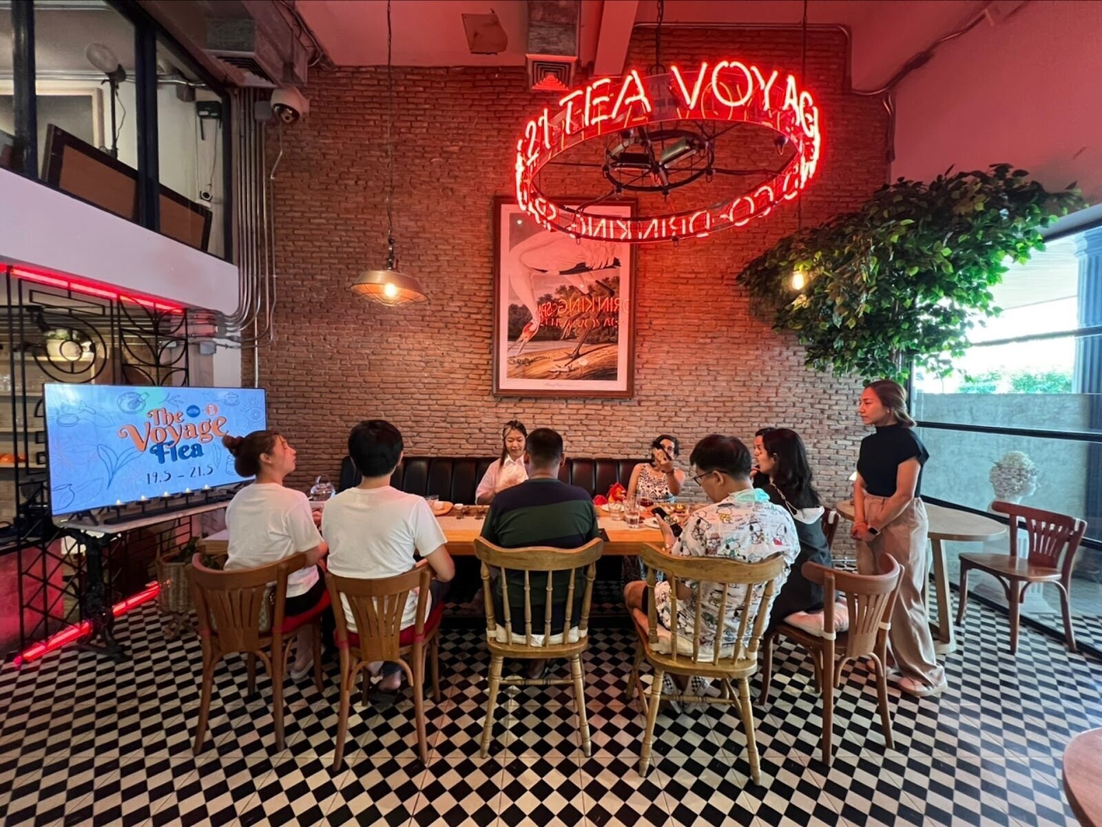 <span class="translation_missing" title="translation missing: en.meta.location_title, location_name: 5.21 tea voyage, city: Bangkok">Location Title</span>