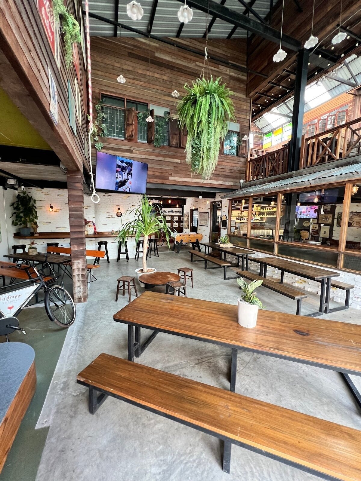 <span class="translation_missing" title="translation missing: en.meta.location_title, location_name: BREW - Beers &amp; Ciders, city: Bangkok">Location Title</span>