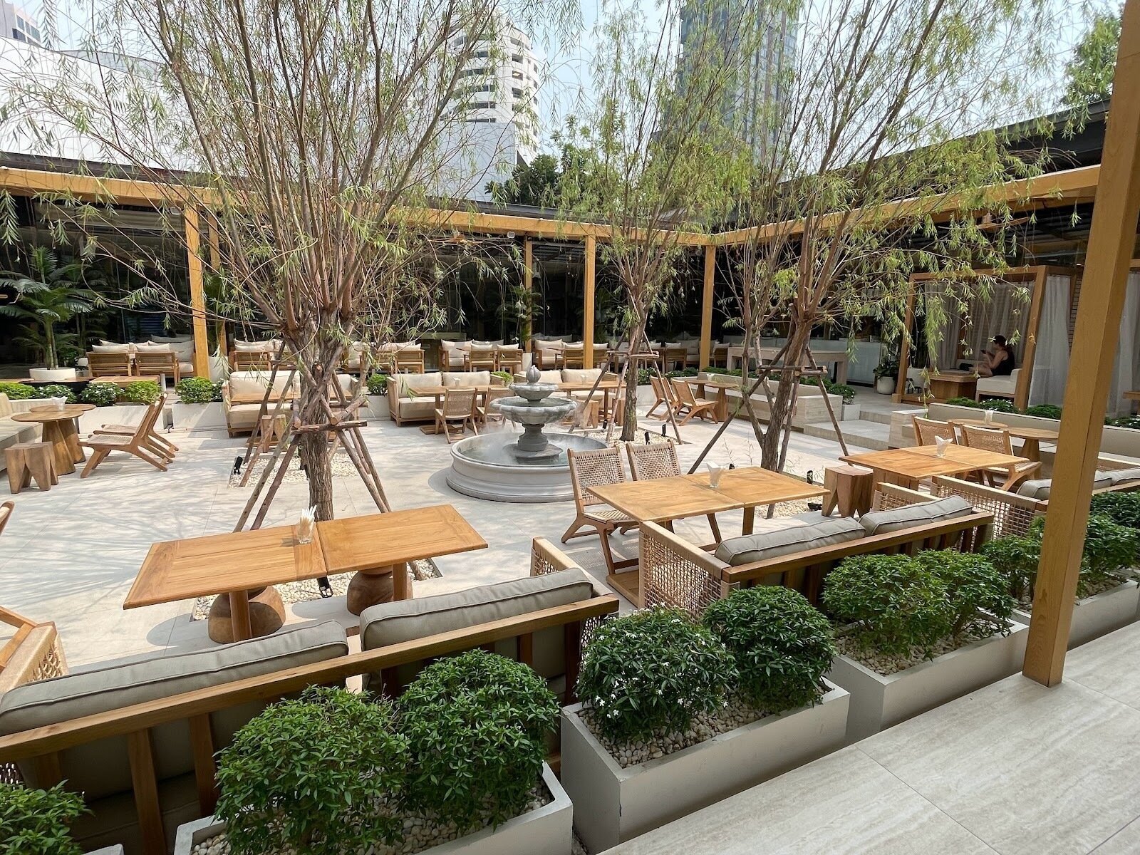 <span class="translation_missing" title="translation missing: en.meta.location_title, location_name: CUM Coffee - The Office Thonglor, city: Bangkok">Location Title</span>