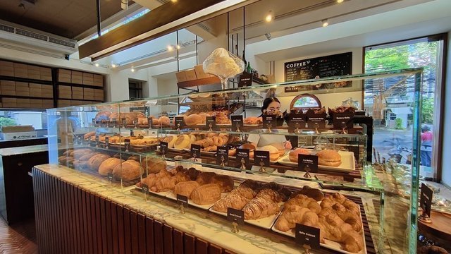 Holey Artisan Bakery