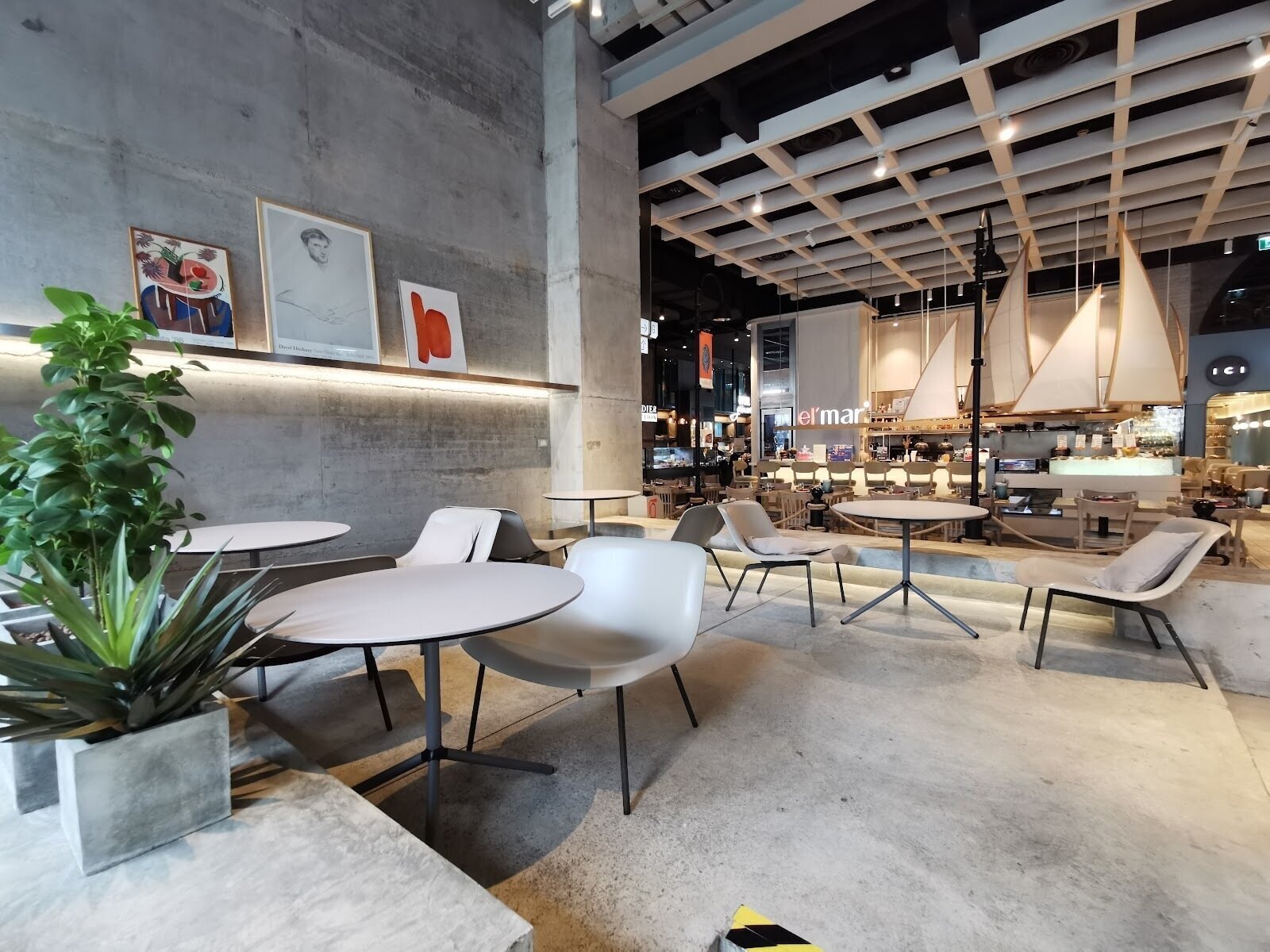 <span class="translation_missing" title="translation missing: en.meta.location_title, location_name: Other Café @ Mahanakhon Cube, city: Bangkok">Location Title</span>