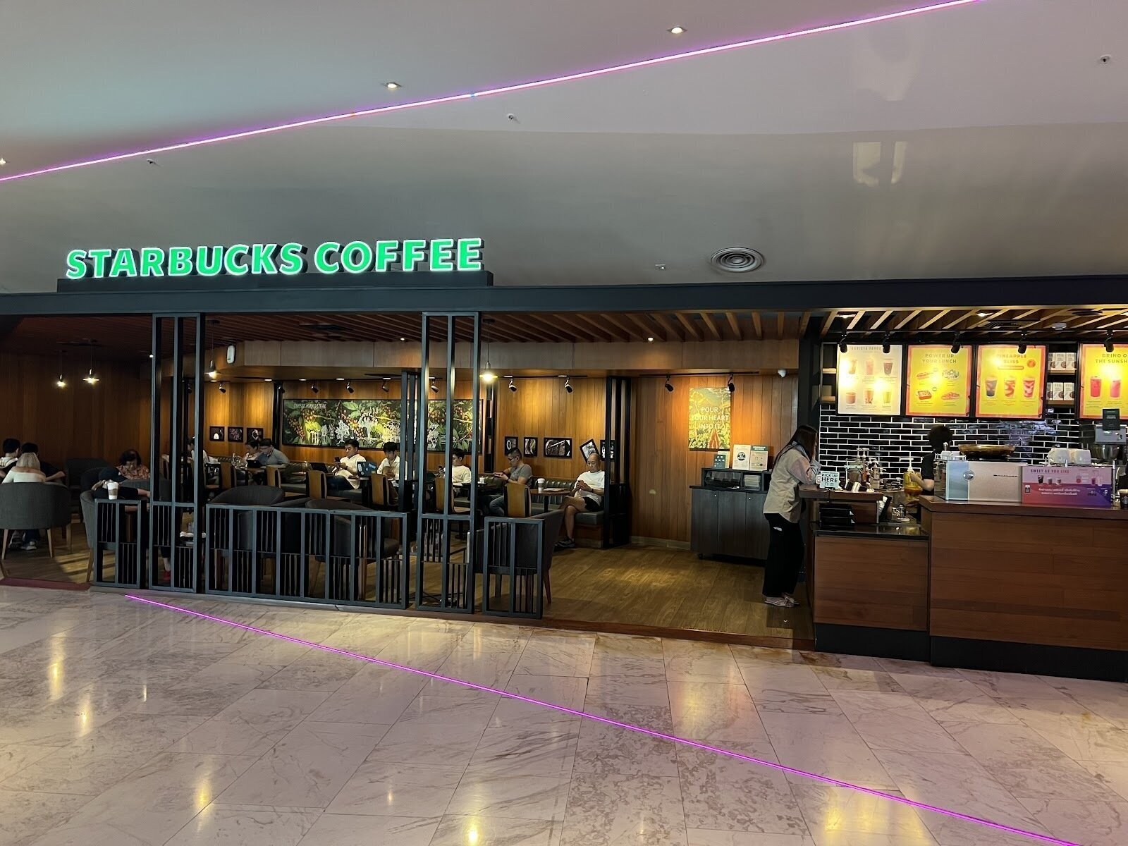 <span class="translation_missing" title="translation missing: en.meta.location_title, location_name: Starbucks EmQuartier ชั้น BF, city: Bangkok">Location Title</span>