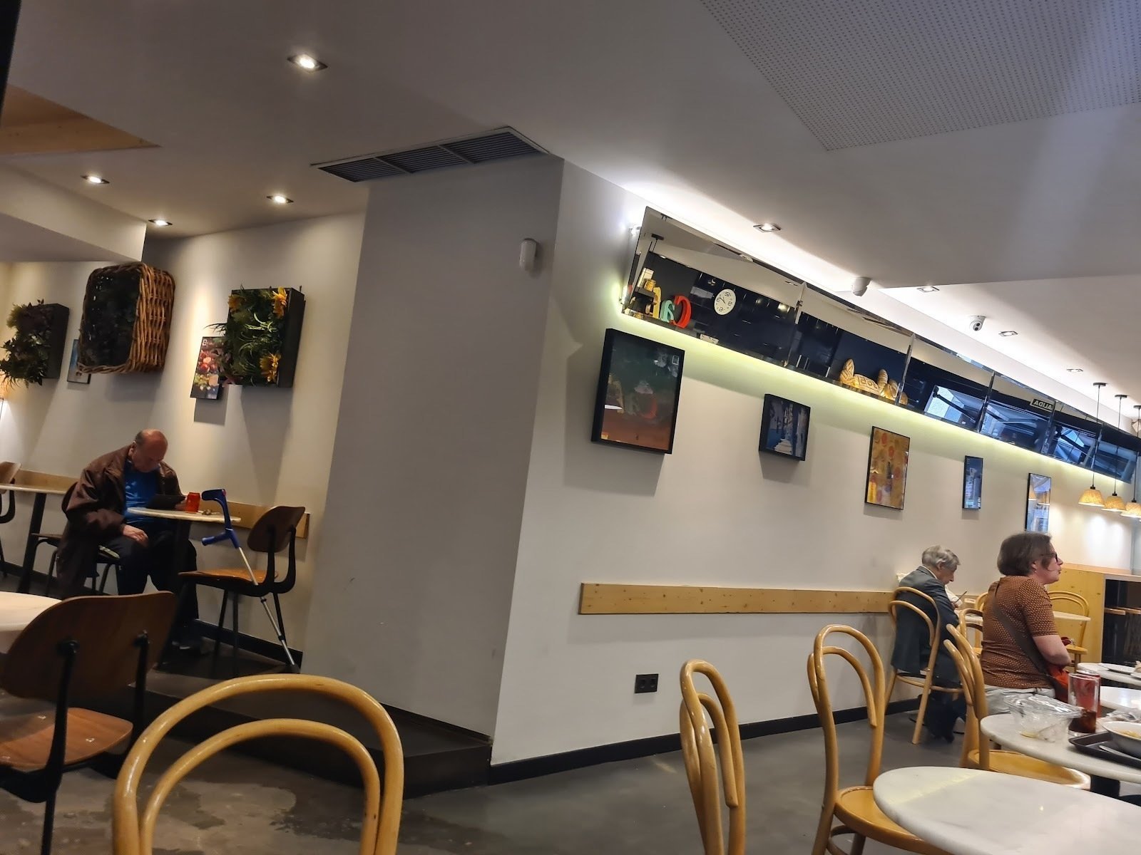 <span class="translation_missing" title="translation missing: en.meta.location_title, location_name: 365 Cafè, city: Barcelona">Location Title</span>