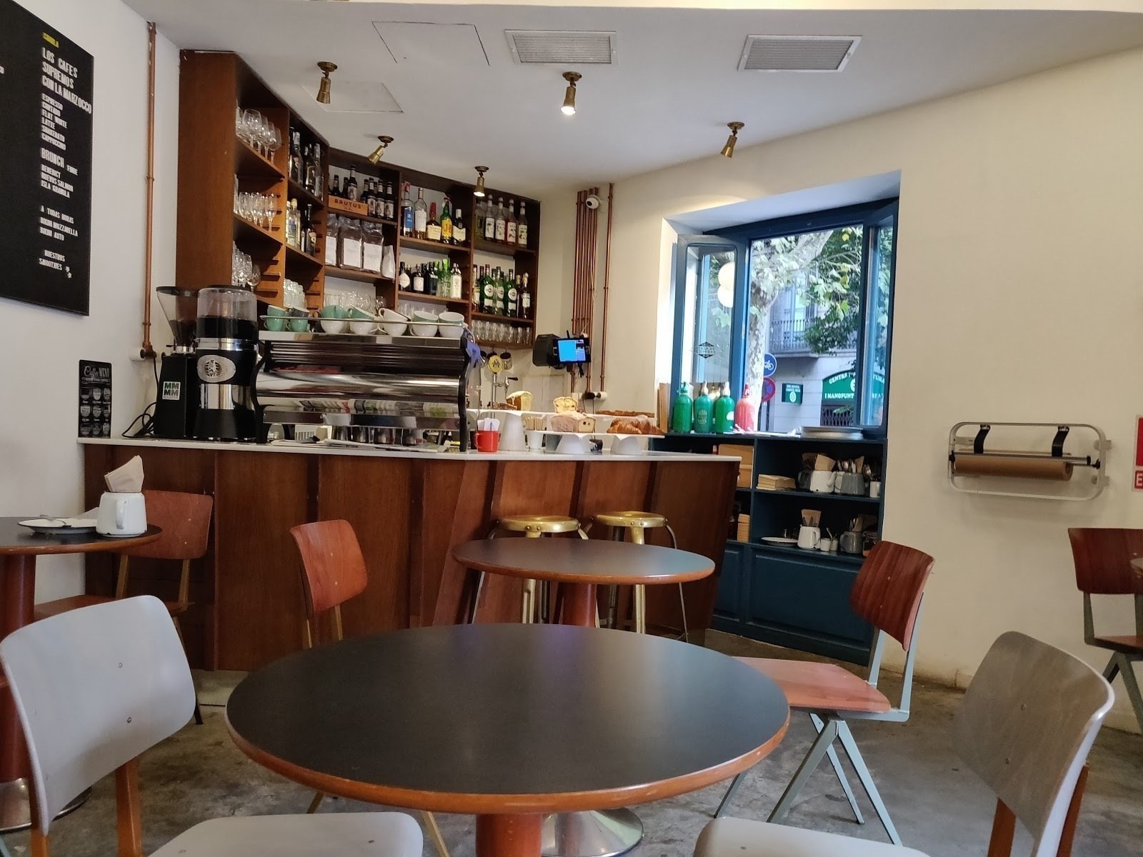<span class="translation_missing" title="translation missing: en.meta.location_title, location_name: Auto Rosellon, city: Barcelona">Location Title</span>