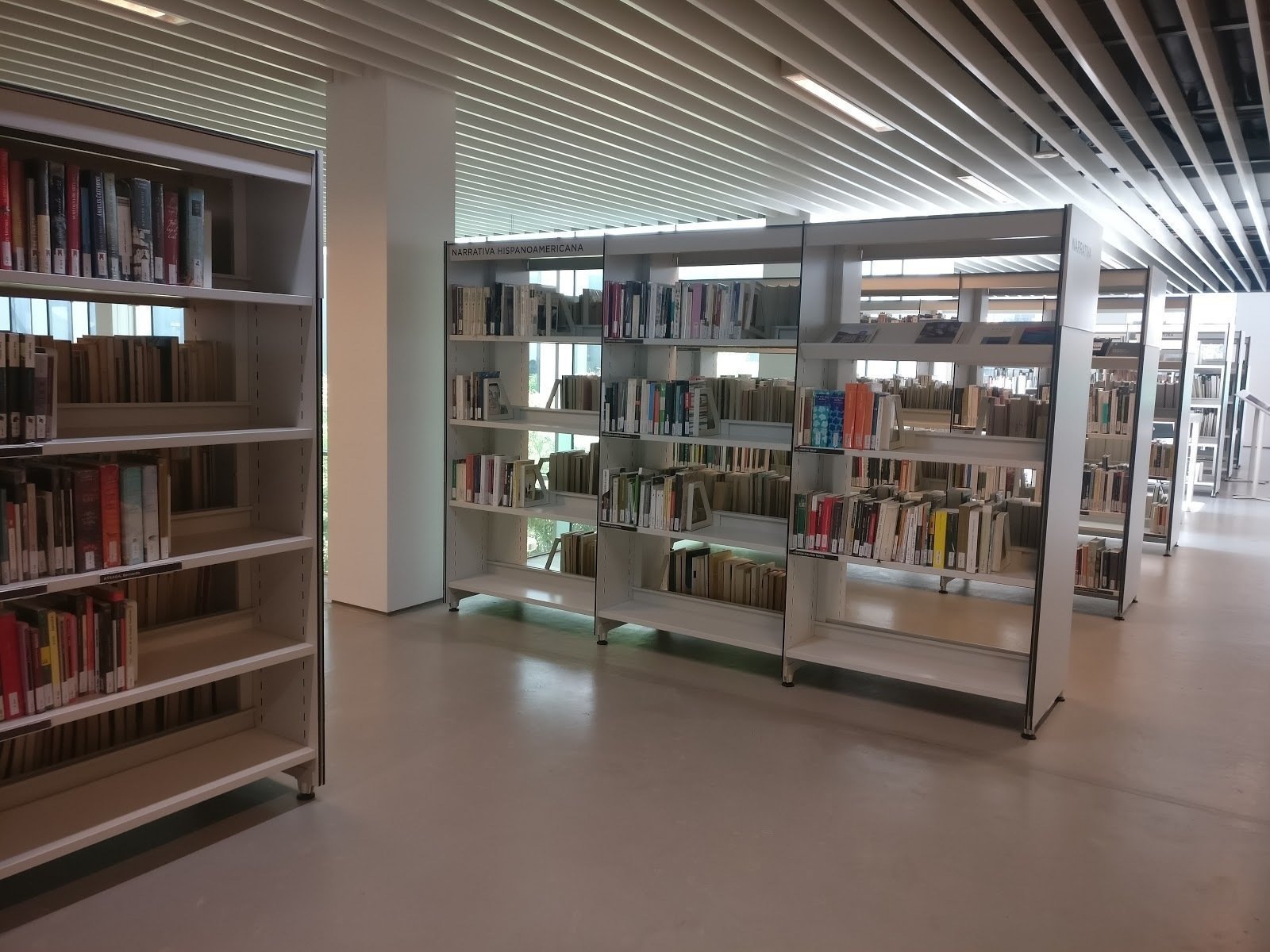 <span class="translation_missing" title="translation missing: en.meta.location_title, location_name: Biblioteca Camp de l&#39;Arpa – Caterina Albert, city: Barcelona">Location Title</span>