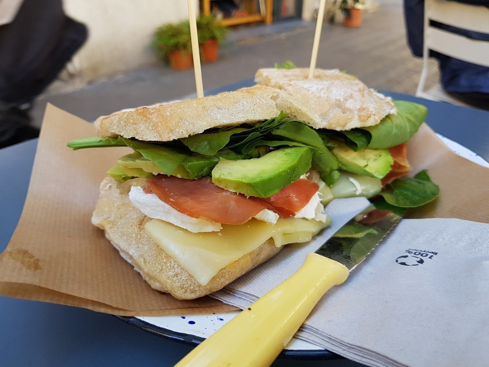 <span class="translation_missing" title="translation missing: en.meta.location_title, location_name: Cafè Cometa, city: Barcelona">Location Title</span>