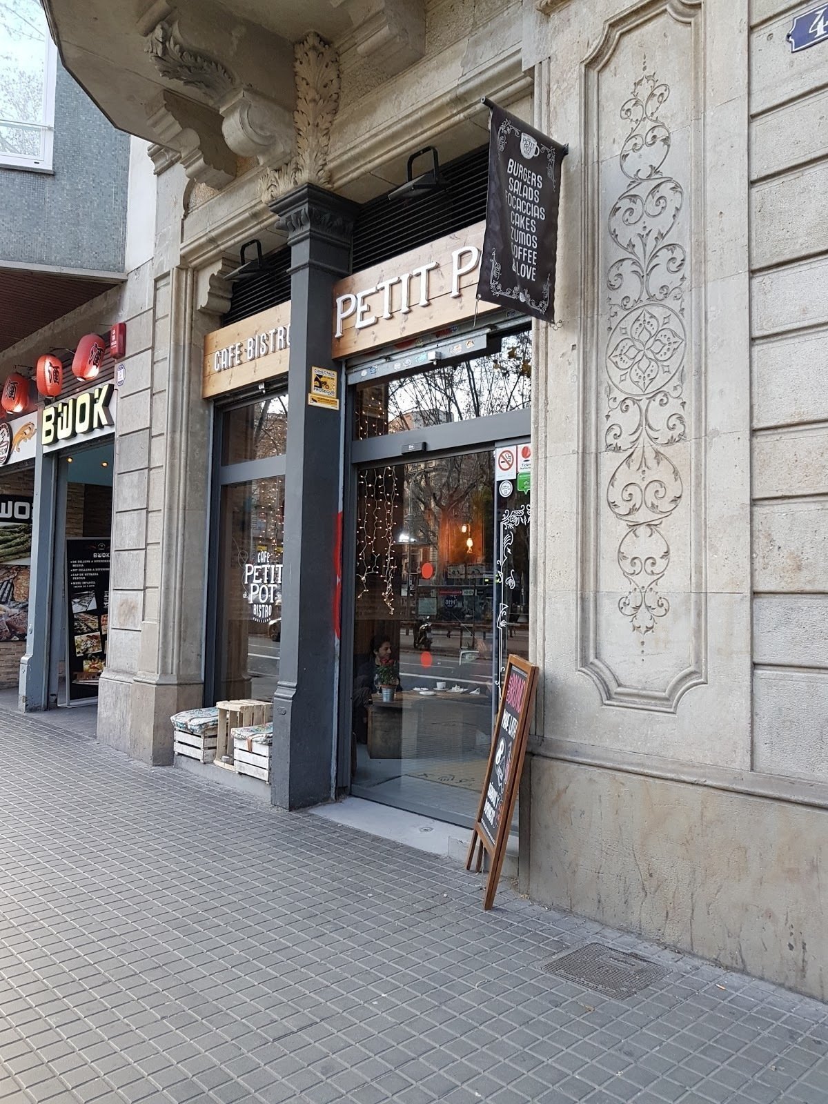 <span class="translation_missing" title="translation missing: en.meta.location_title, location_name: Citizen Café, city: Barcelona">Location Title</span>