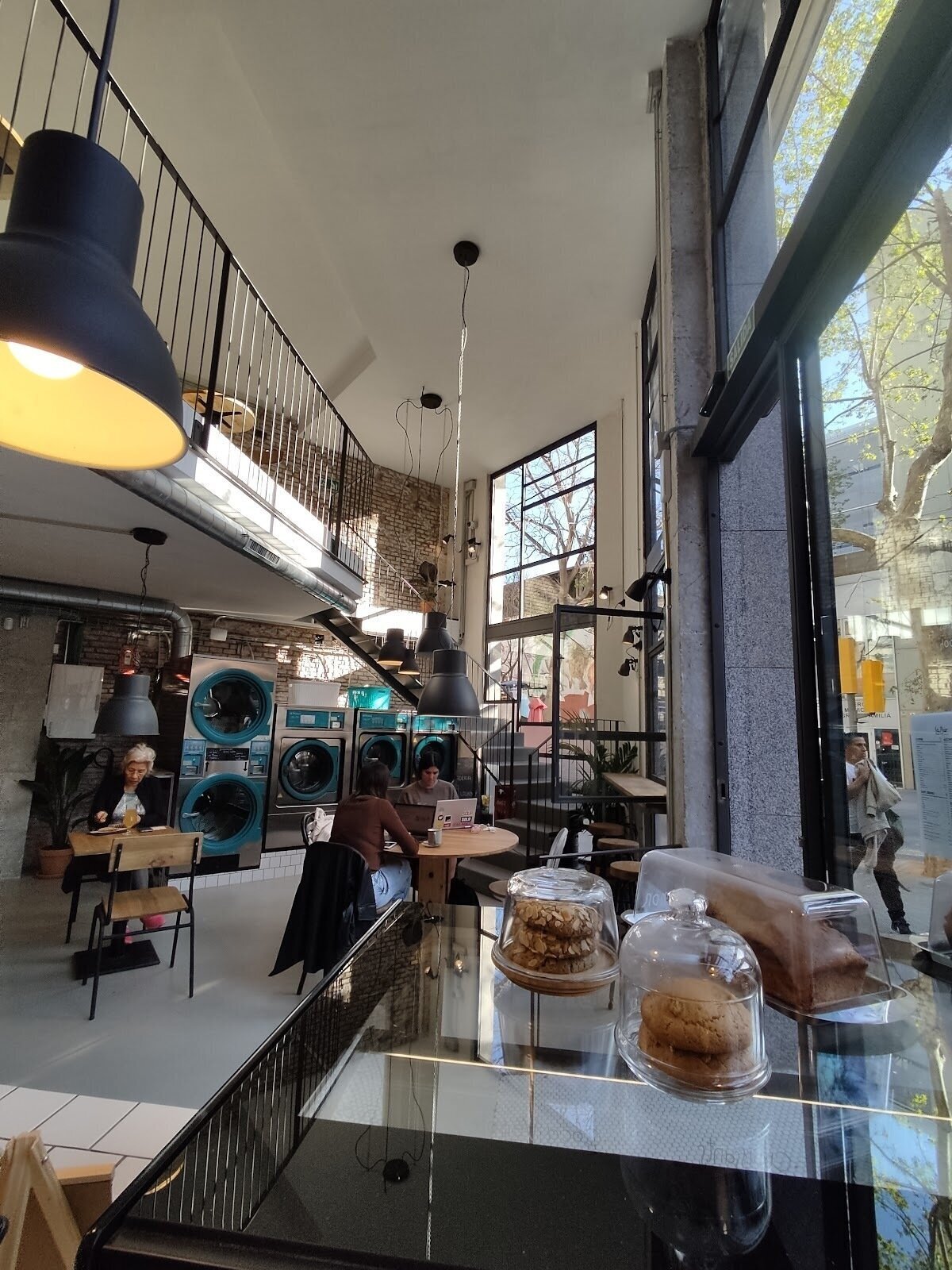 <span class="translation_missing" title="translation missing: en.meta.location_title, location_name: LaBar - Laundry Bar, city: Barcelona">Location Title</span>