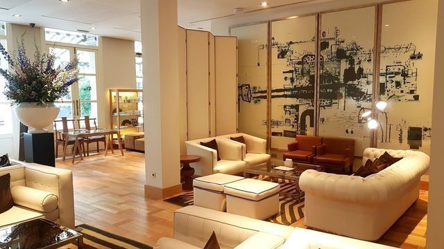 Pulitzer Hotel