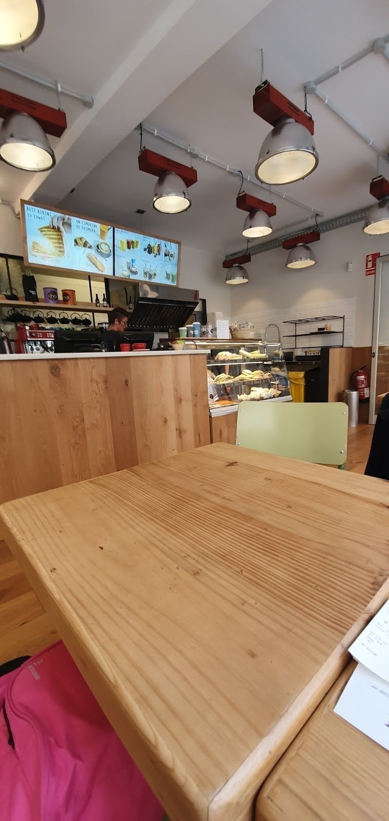 <span class="translation_missing" title="translation missing: en.meta.location_title, location_name: SandwiChez @ Torrent de les Flors, city: Barcelona">Location Title</span>