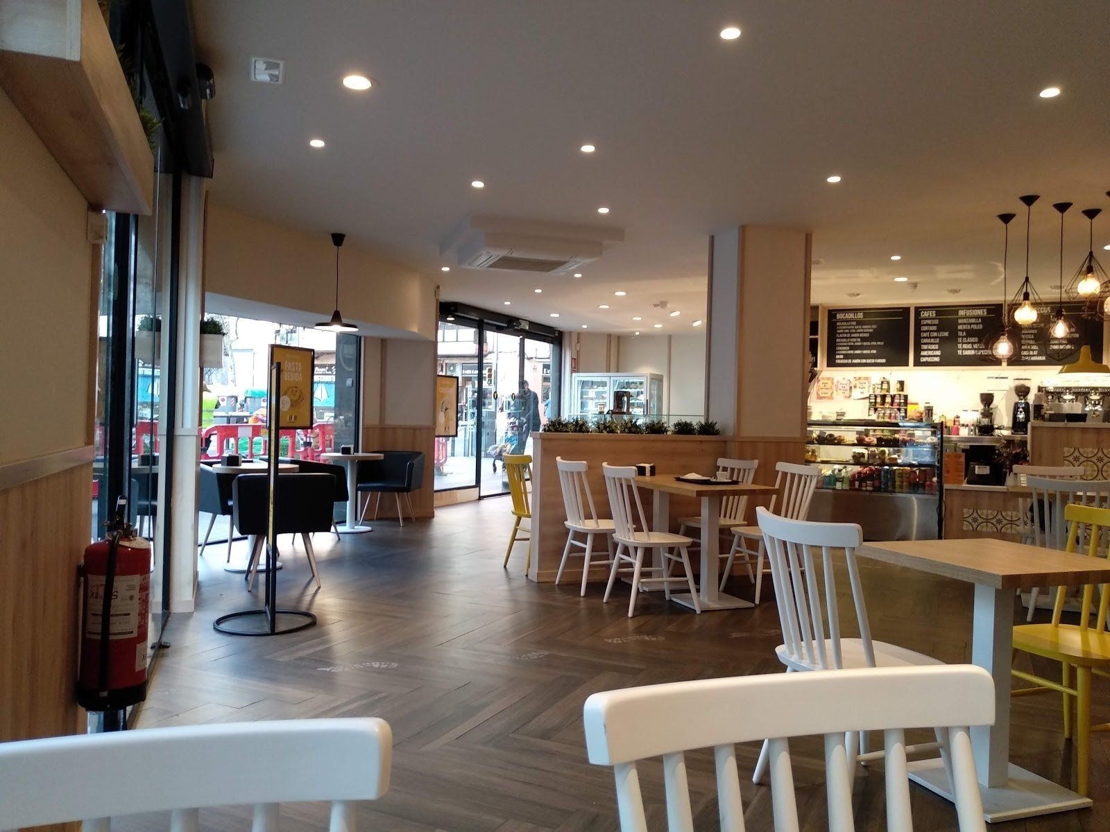 <span class="translation_missing" title="translation missing: en.meta.location_title, location_name: Vivari Coffee &amp; Bakery, city: Barcelona">Location Title</span>