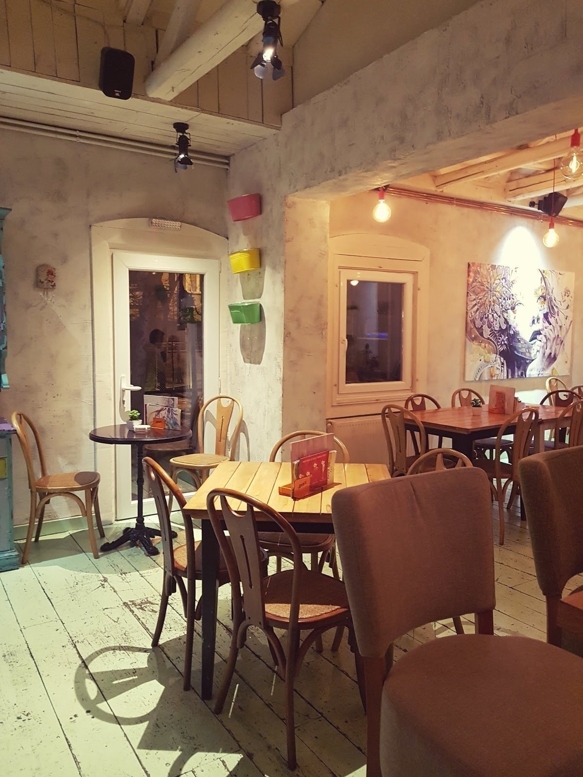<span class="translation_missing" title="translation missing: en.meta.location_title, location_name: Bajloni Bar &amp; Beyond, city: Belgrade">Location Title</span>
