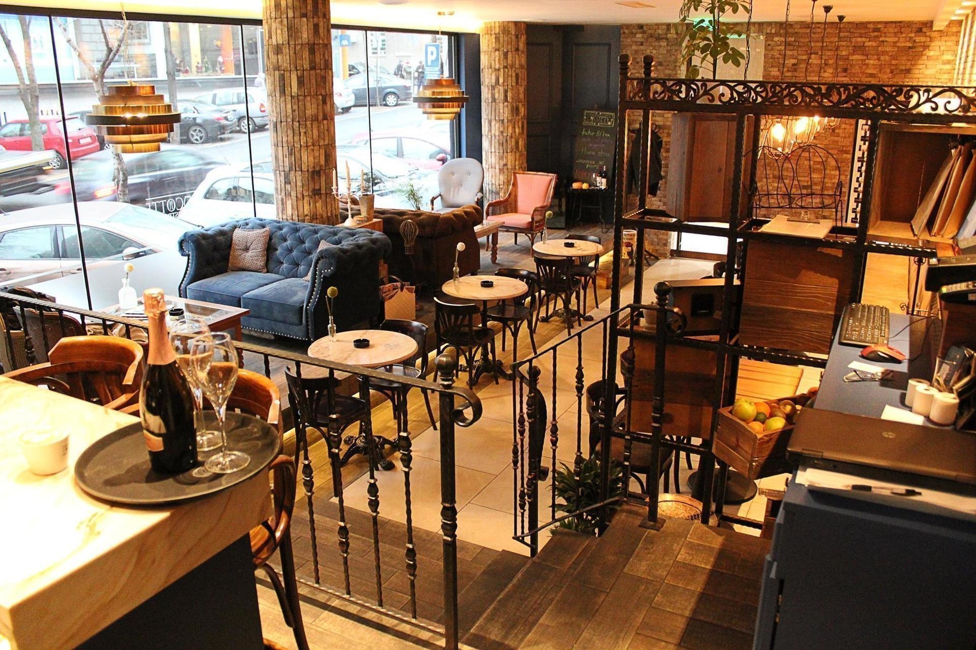 <span class="translation_missing" title="translation missing: en.meta.location_title, location_name: Cocotte Bistro, city: Belgrade">Location Title</span>