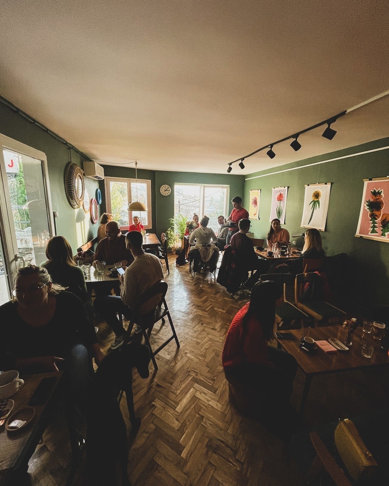 <span class="translation_missing" title="translation missing: en.meta.location_title, location_name: Leposava bar, city: Belgrade">Location Title</span>