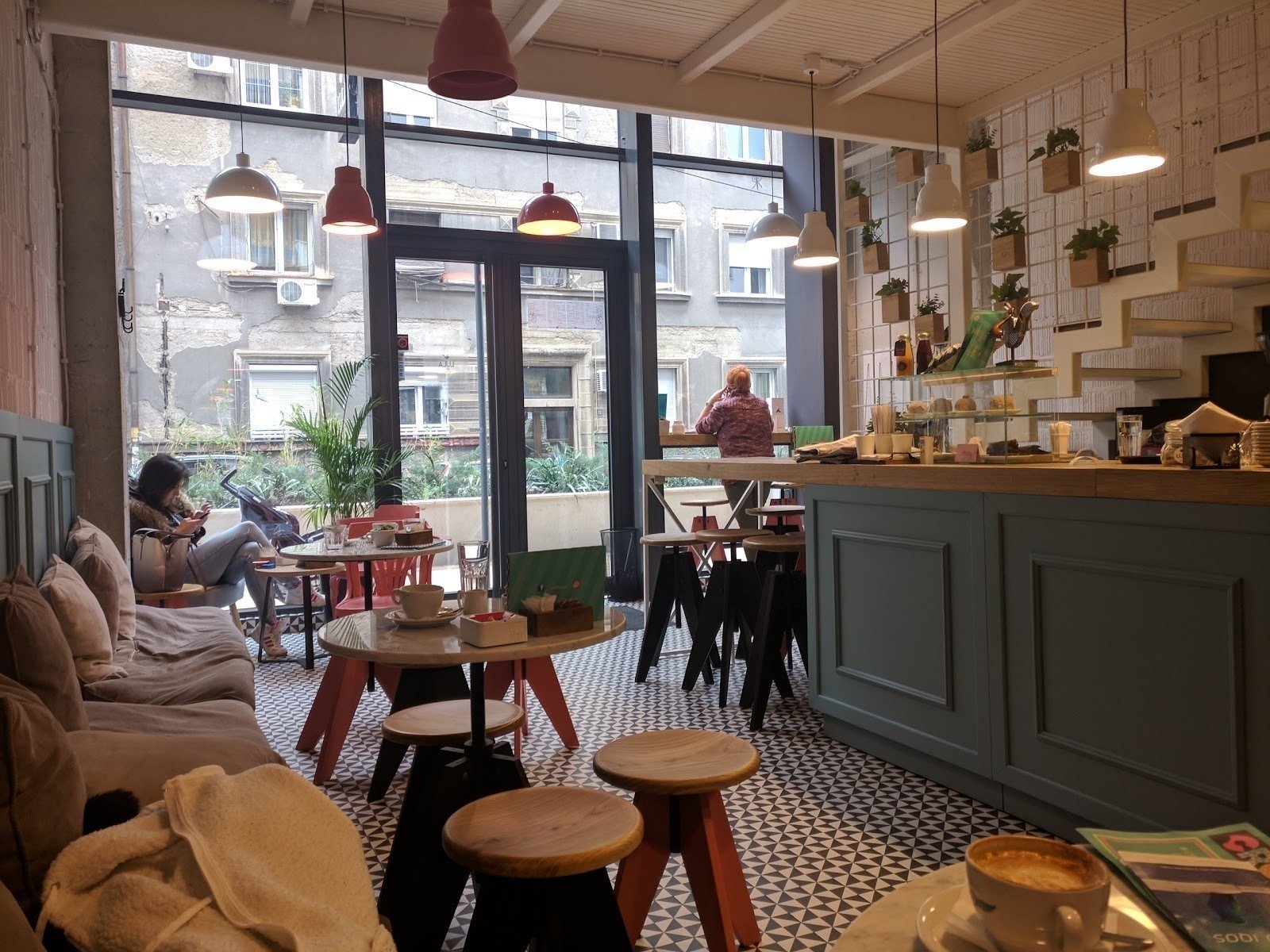 <span class="translation_missing" title="translation missing: en.meta.location_title, location_name: Lula fine espresso bar, city: Belgrade">Location Title</span>