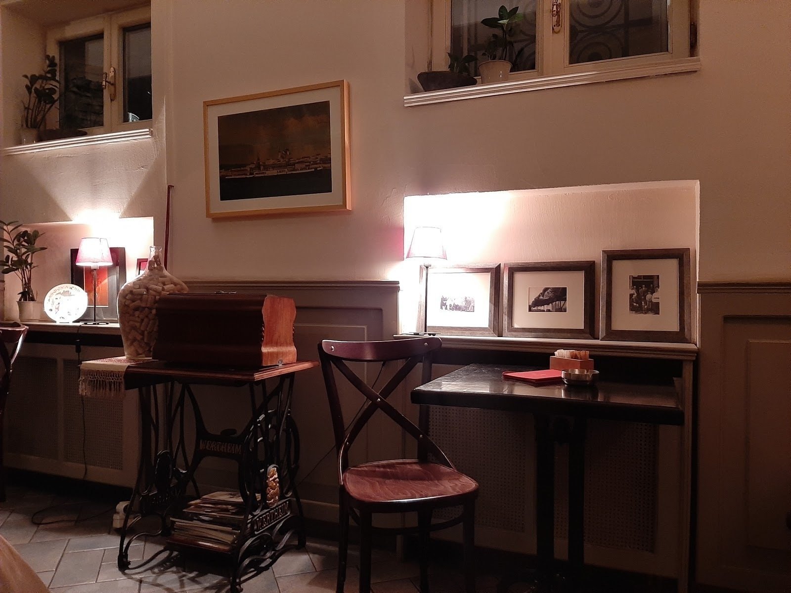 <span class="translation_missing" title="translation missing: en.meta.location_title, location_name: Makadam Bistro &amp; Store, city: Belgrade">Location Title</span>