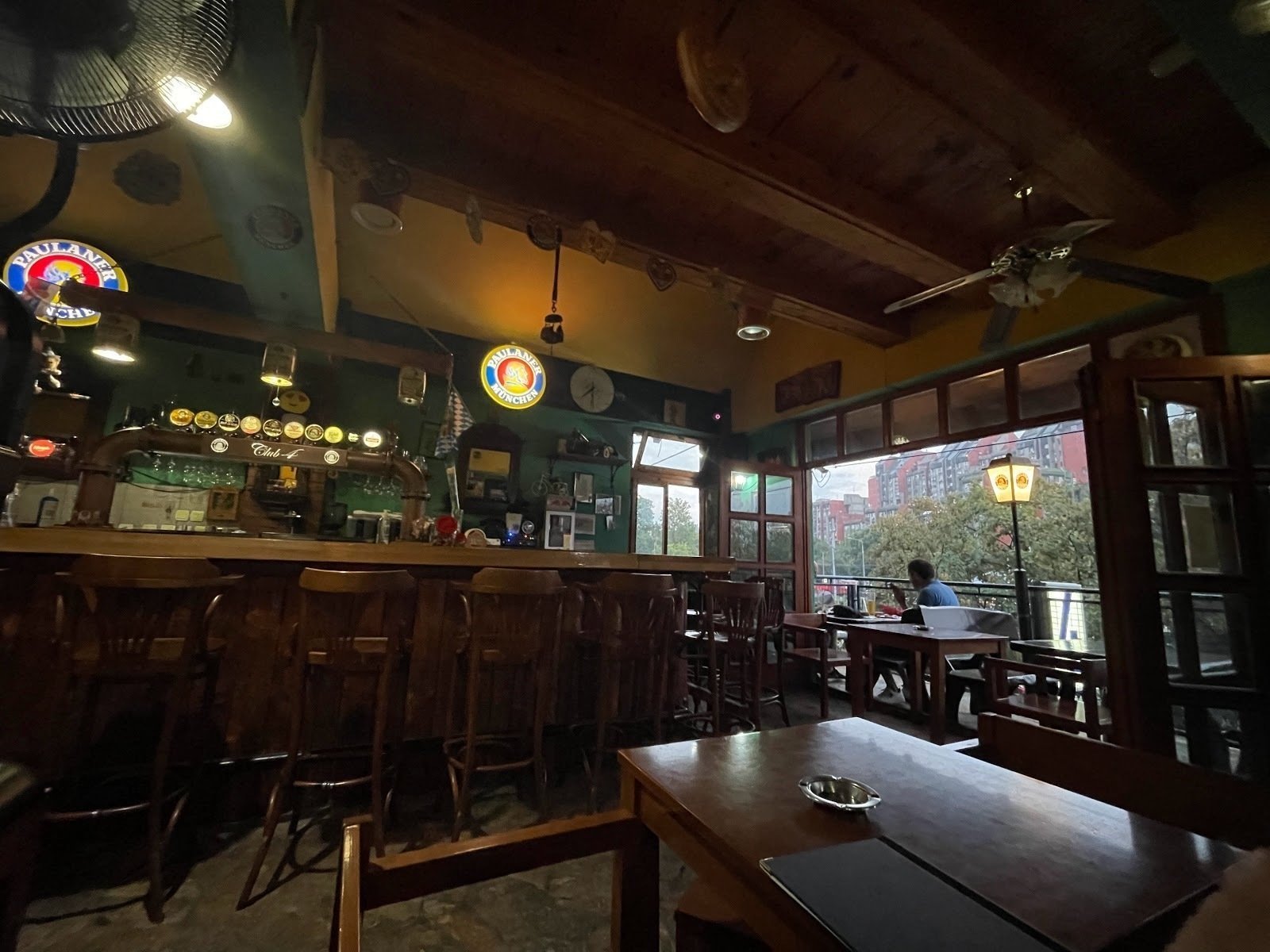 <span class="translation_missing" title="translation missing: en.meta.location_title, location_name: Pivnica Paulaner - Klub 4, city: Belgrade">Location Title</span>