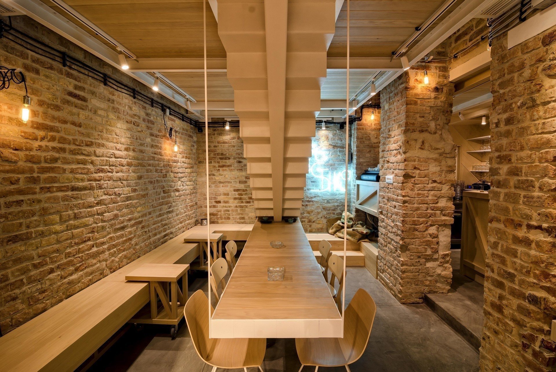 <span class="translation_missing" title="translation missing: en.meta.location_title, location_name: Pretty Ballerinas i Kafica, city: Belgrade">Location Title</span>