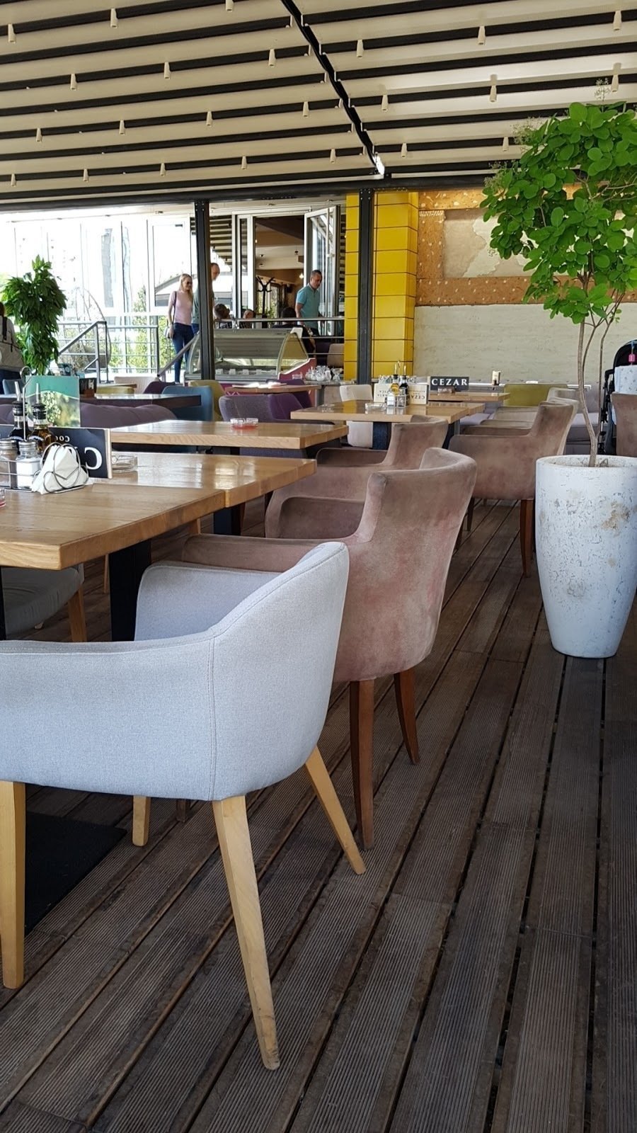 <span class="translation_missing" title="translation missing: en.meta.location_title, location_name: Restoran Cezar, city: Belgrade">Location Title</span>