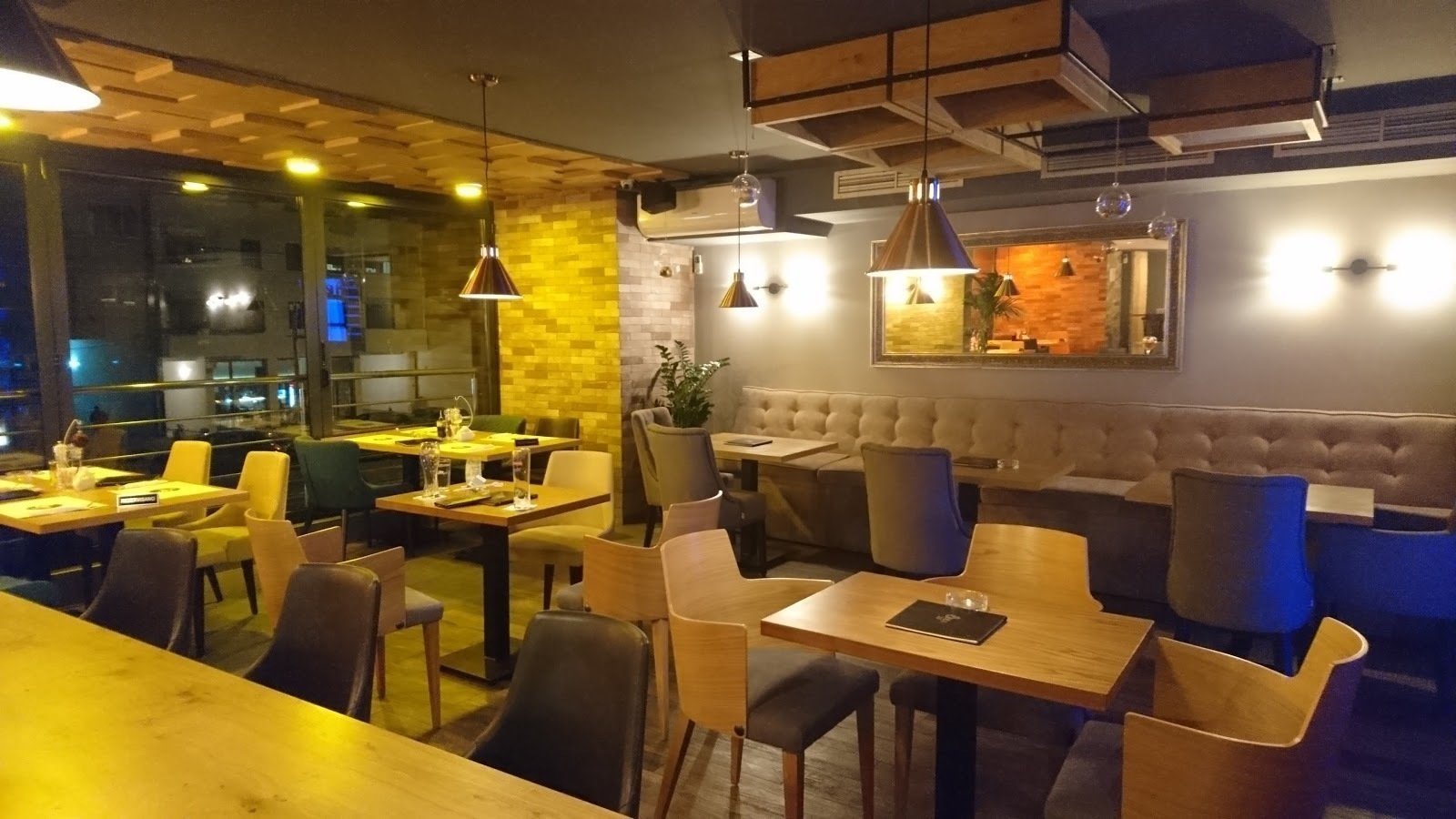 <span class="translation_missing" title="translation missing: en.meta.location_title, location_name: Soba 207, city: Belgrade">Location Title</span>
