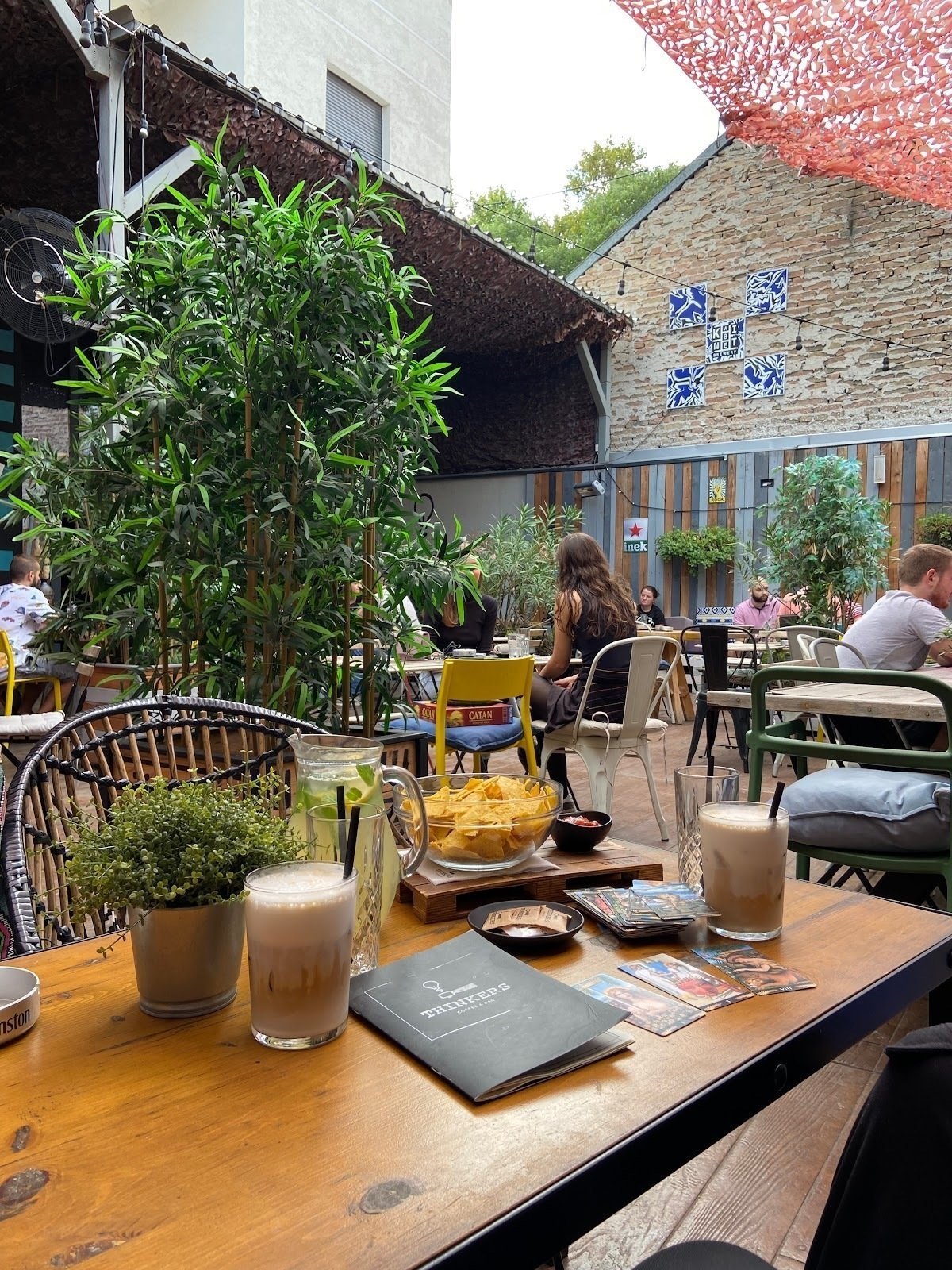<span class="translation_missing" title="translation missing: en.meta.location_title, location_name: Thinkers coffee bar, city: Belgrade">Location Title</span>