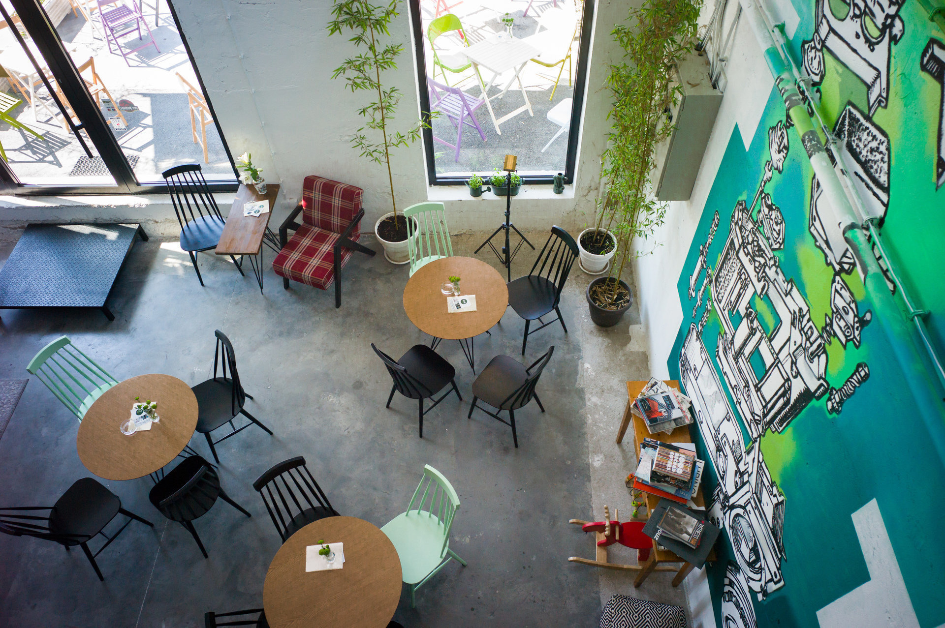 <span class="translation_missing" title="translation missing: en.meta.location_title, location_name: Zoom Art Cafe &amp; Photo Studio, city: Belgrade">Location Title</span>