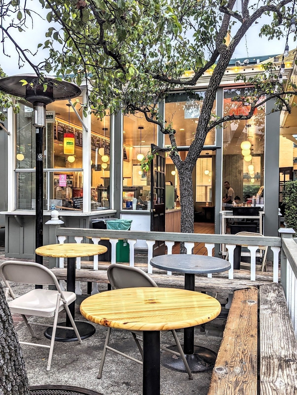 <span class="translation_missing" title="translation missing: en.meta.location_title, location_name: Caffè Strada, city: Berkeley">Location Title</span>