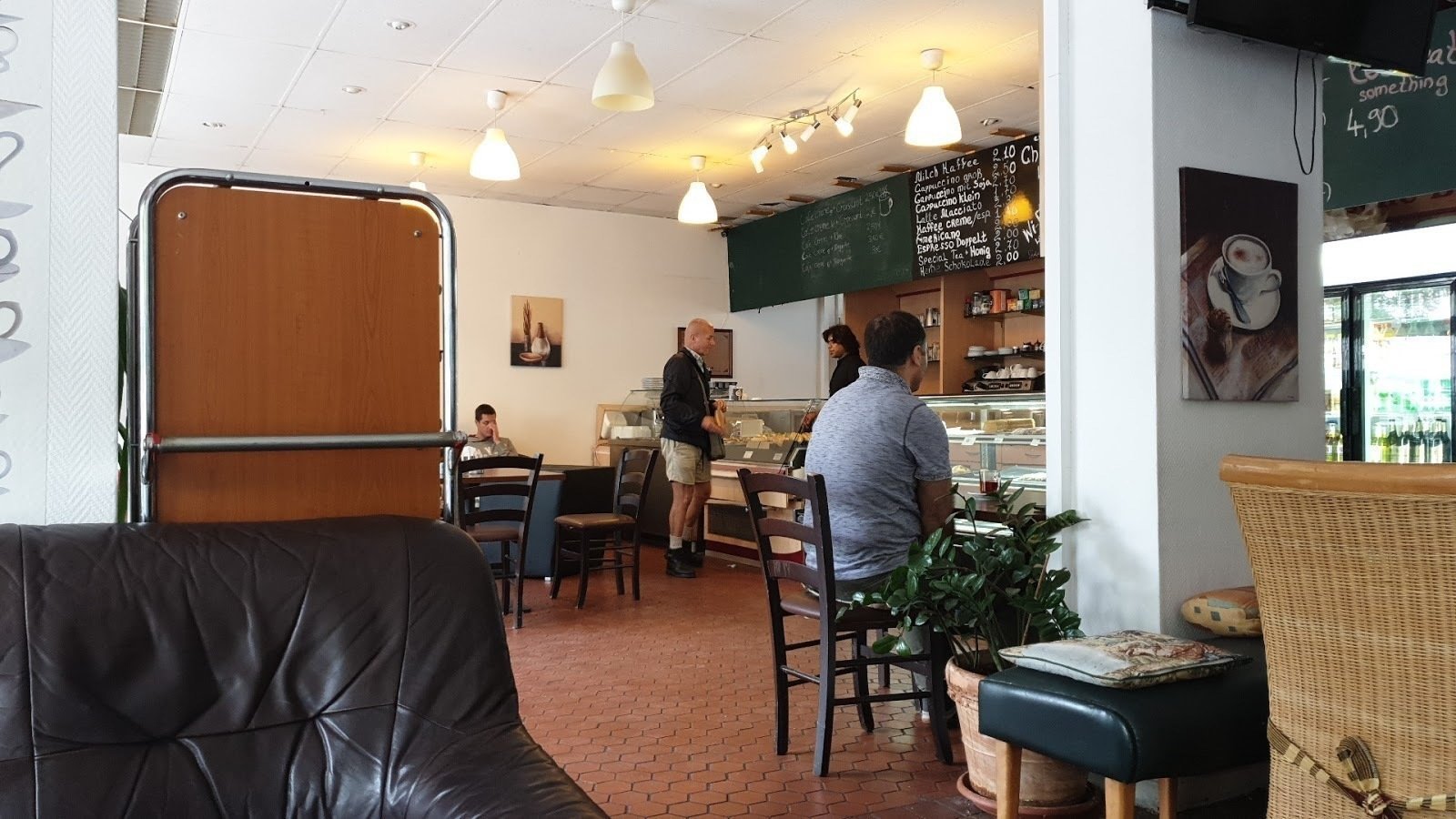 <span class="translation_missing" title="translation missing: en.meta.location_title, location_name: Bakery &amp; Café Brotzeit, city: Berlin">Location Title</span>