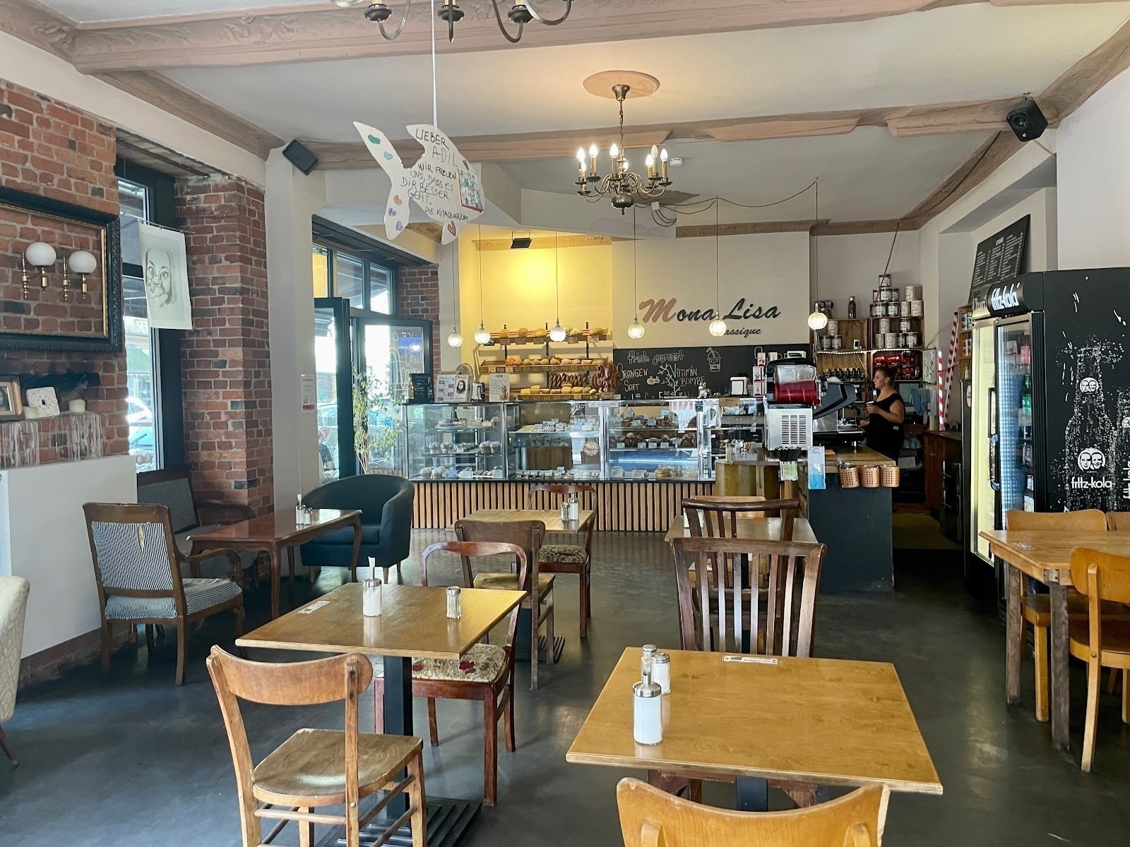 <span class="translation_missing" title="translation missing: en.meta.location_title, location_name: Café Bäckerei Mona Lisa, city: Berlin">Location Title</span>