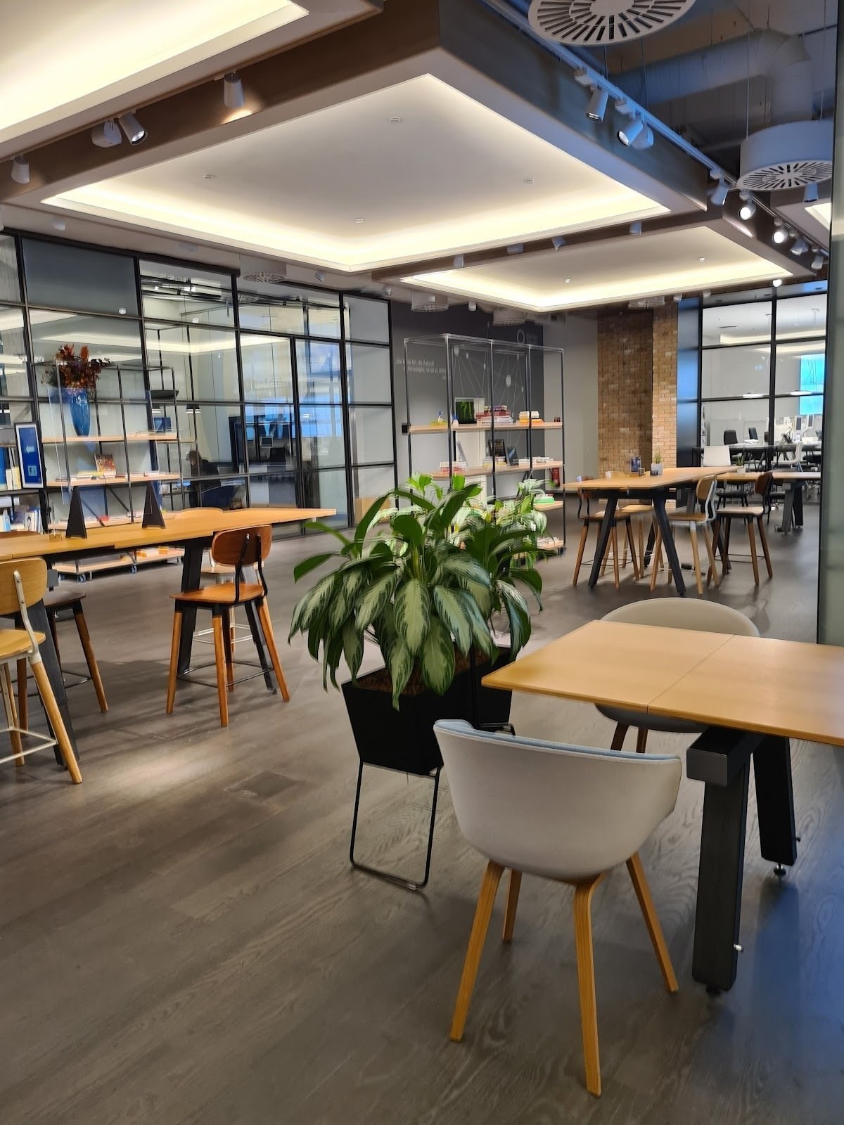 <span class="translation_missing" title="translation missing: en.meta.location_title, location_name: Deutsche Bank Quartier Zukunft, city: Berlin">Location Title</span>