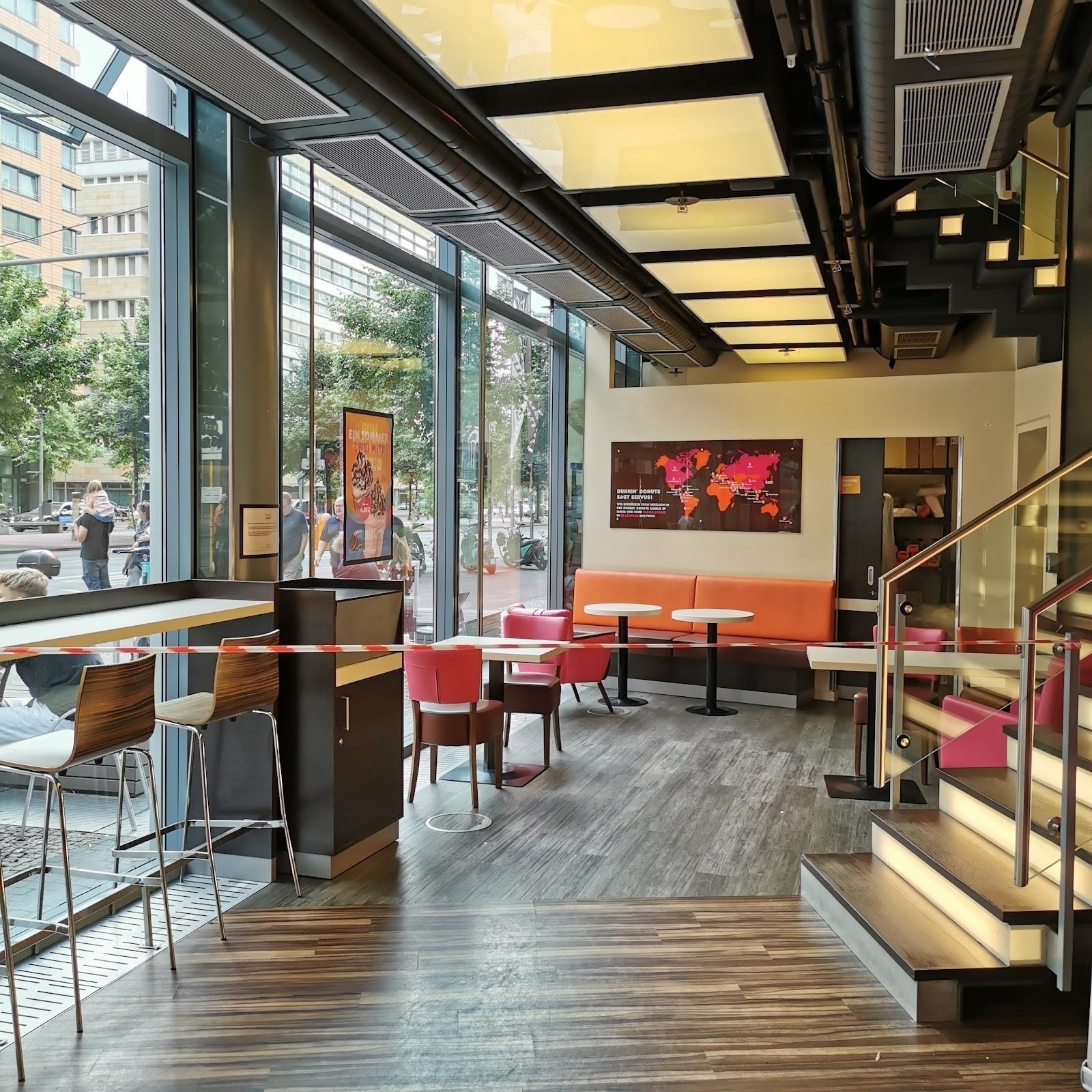 <span class="translation_missing" title="translation missing: en.meta.location_title, location_name: Dunkin&#39; Donuts Potsdamer Platz, city: Berlin">Location Title</span>