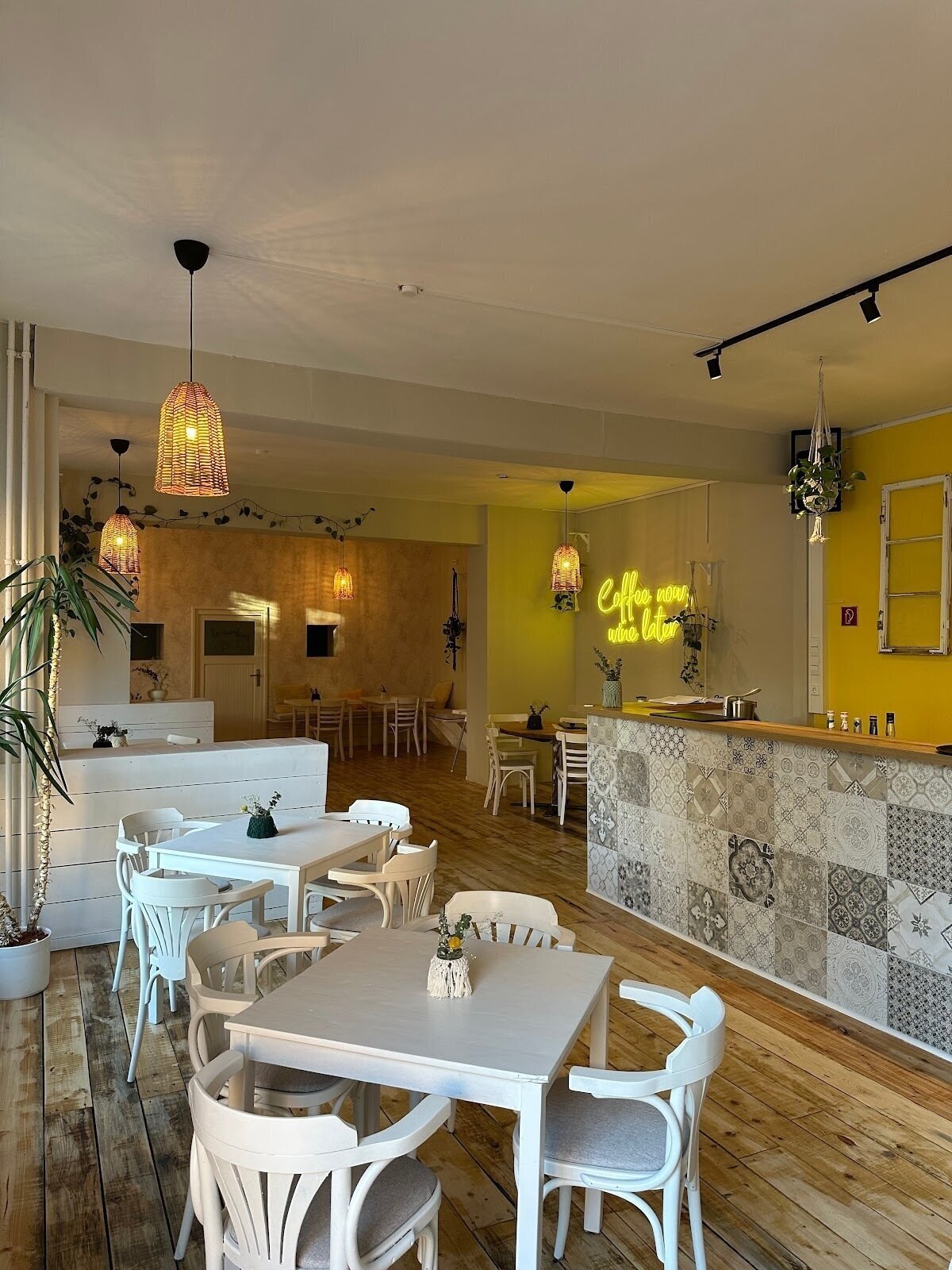 <span class="translation_missing" title="translation missing: en.meta.location_title, location_name: EasyPeasy, city: Berlin">Location Title</span>