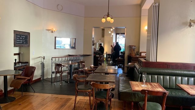 Goldberg Bar Café Restaurant