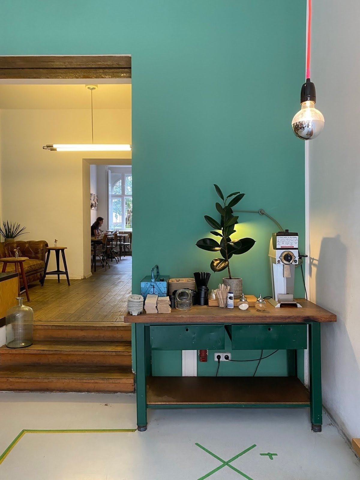 <span class="translation_missing" title="translation missing: en.meta.location_title, location_name: Holy Coffee, city: Berlin">Location Title</span>
