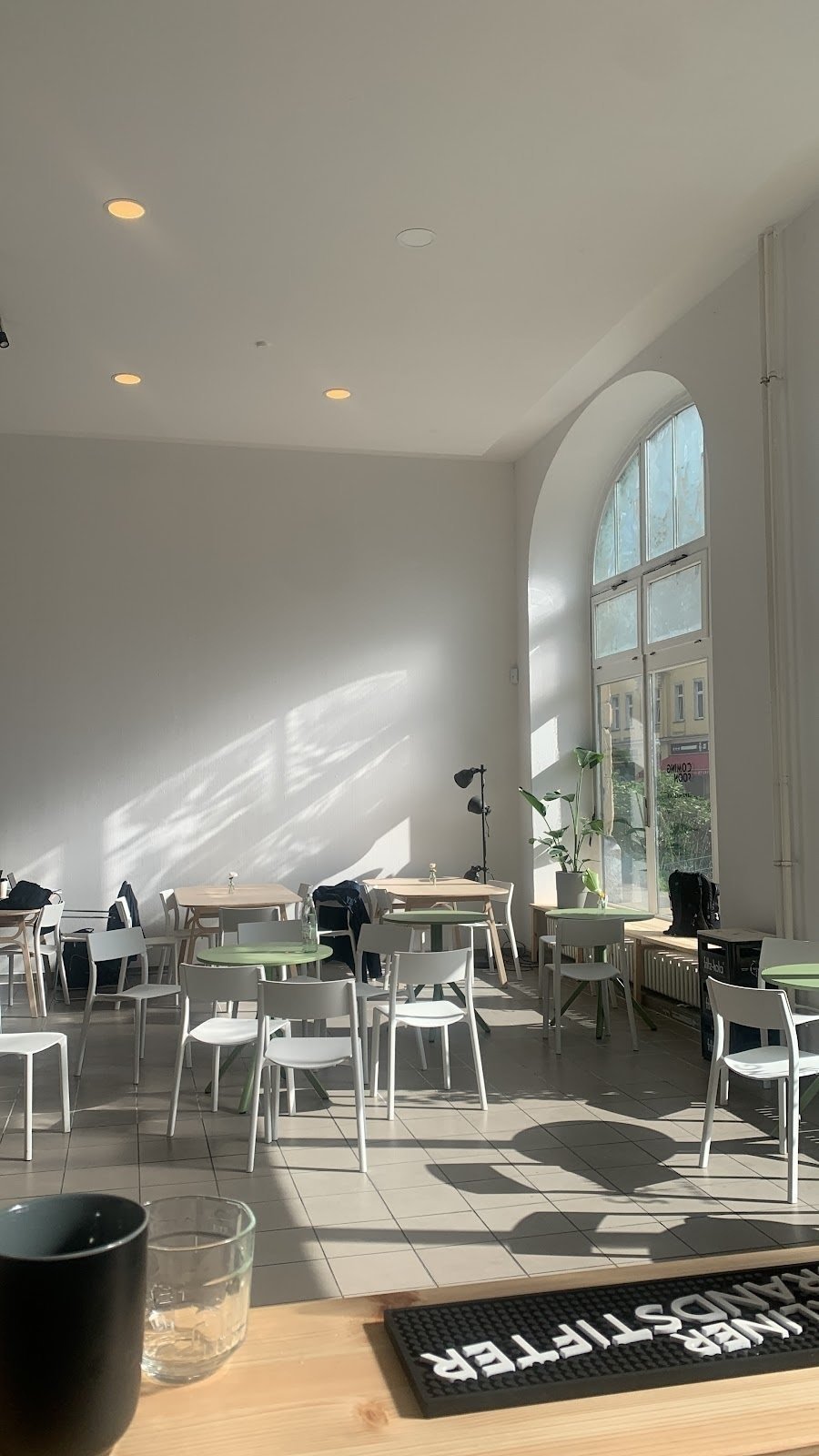 <span class="translation_missing" title="translation missing: en.meta.location_title, location_name: Krümel&#39;s Café, city: Berlin">Location Title</span>