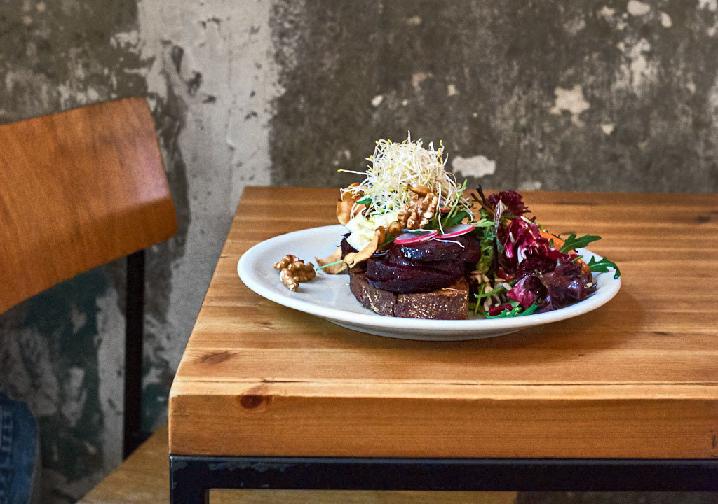 <span class="translation_missing" title="translation missing: en.meta.location_title, location_name: Neumanns Café, city: Berlin">Location Title</span>