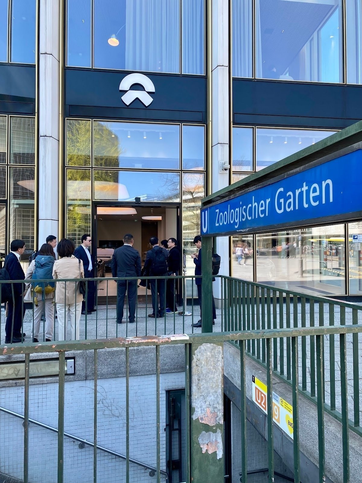 <span class="translation_missing" title="translation missing: en.meta.location_title, location_name: NIO House Berlin, city: Berlin">Location Title</span>