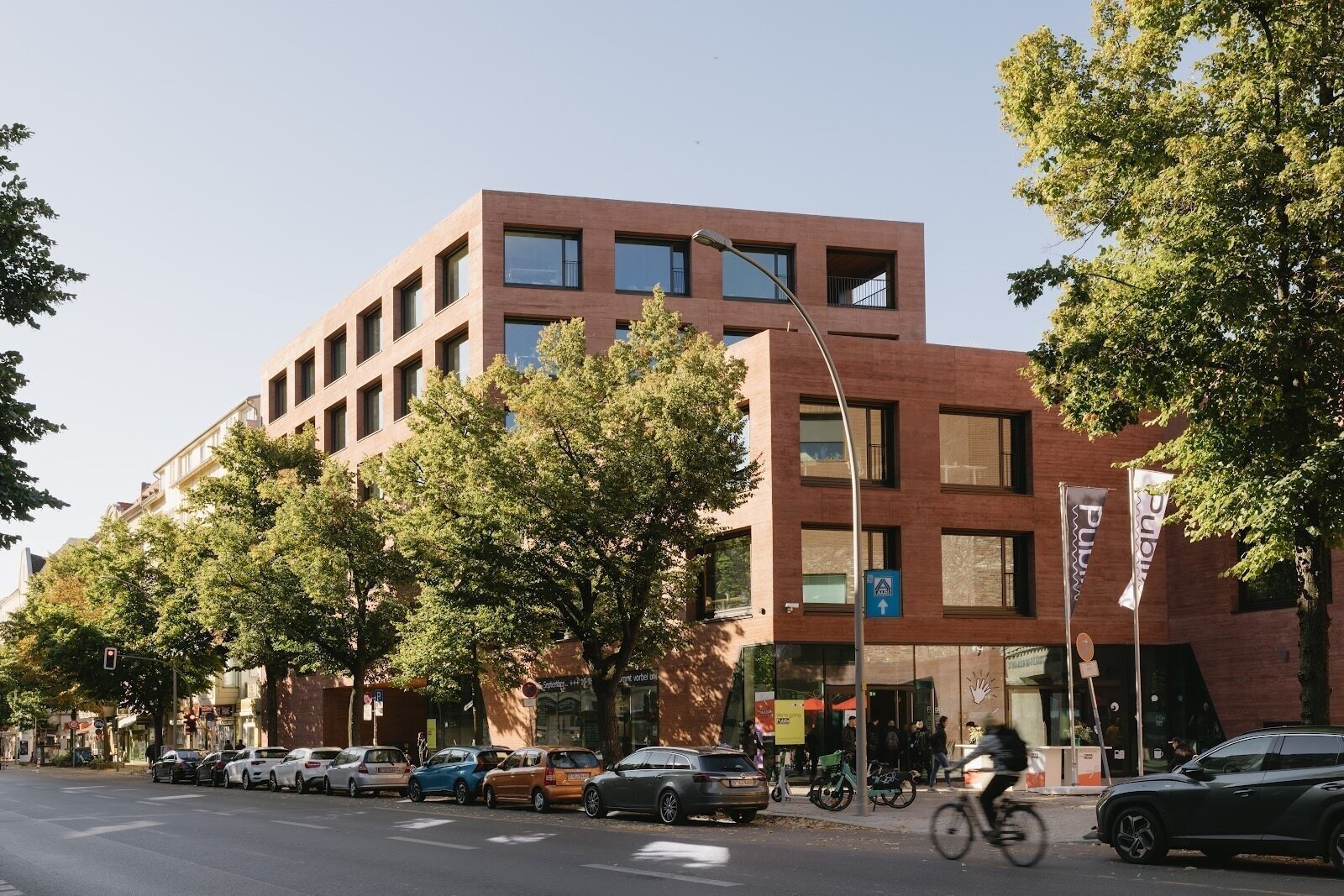 <span class="translation_missing" title="translation missing: en.meta.location_title, location_name: Publix, city: Berlin">Location Title</span>