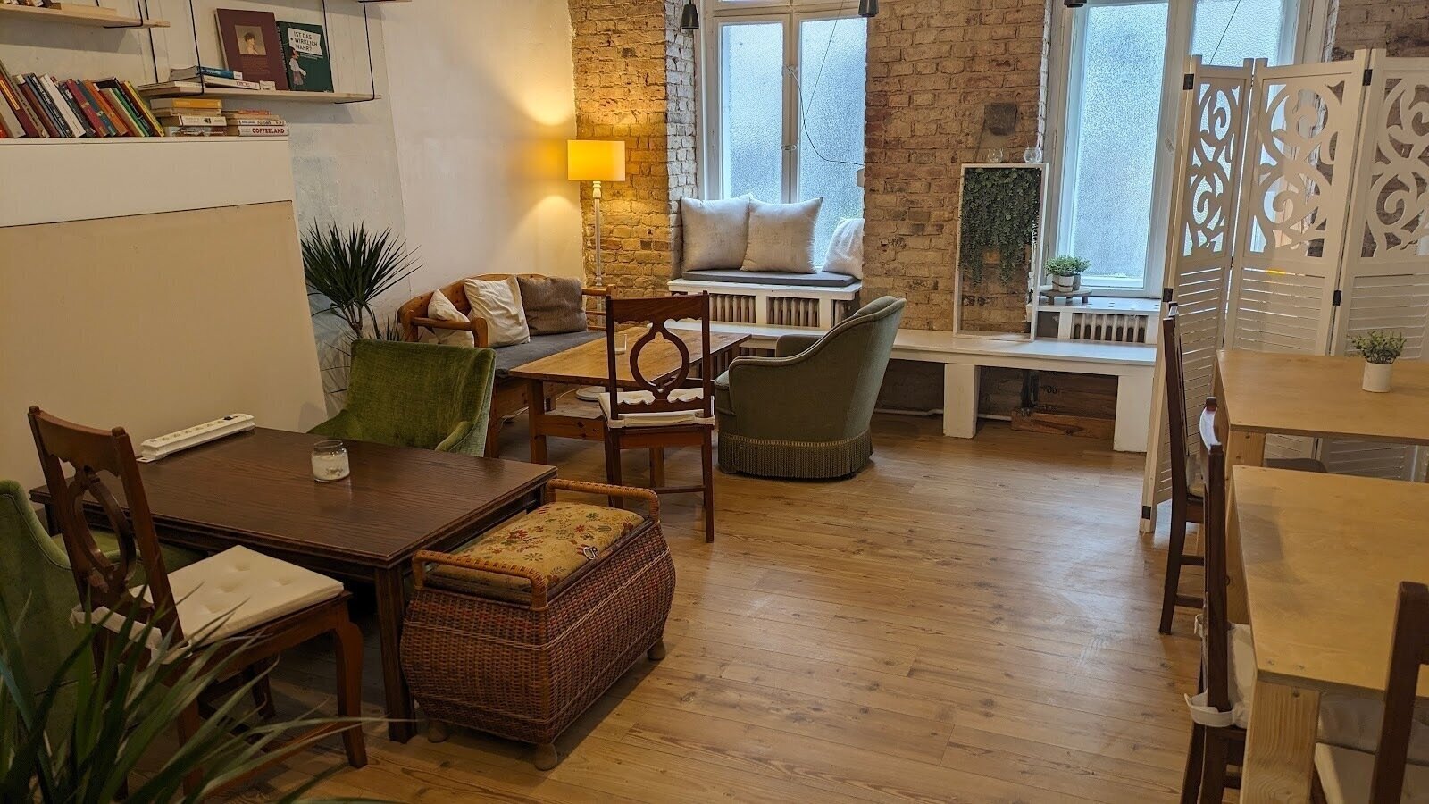 <span class="translation_missing" title="translation missing: en.meta.location_title, location_name: soulcafé, city: Berlin">Location Title</span>
