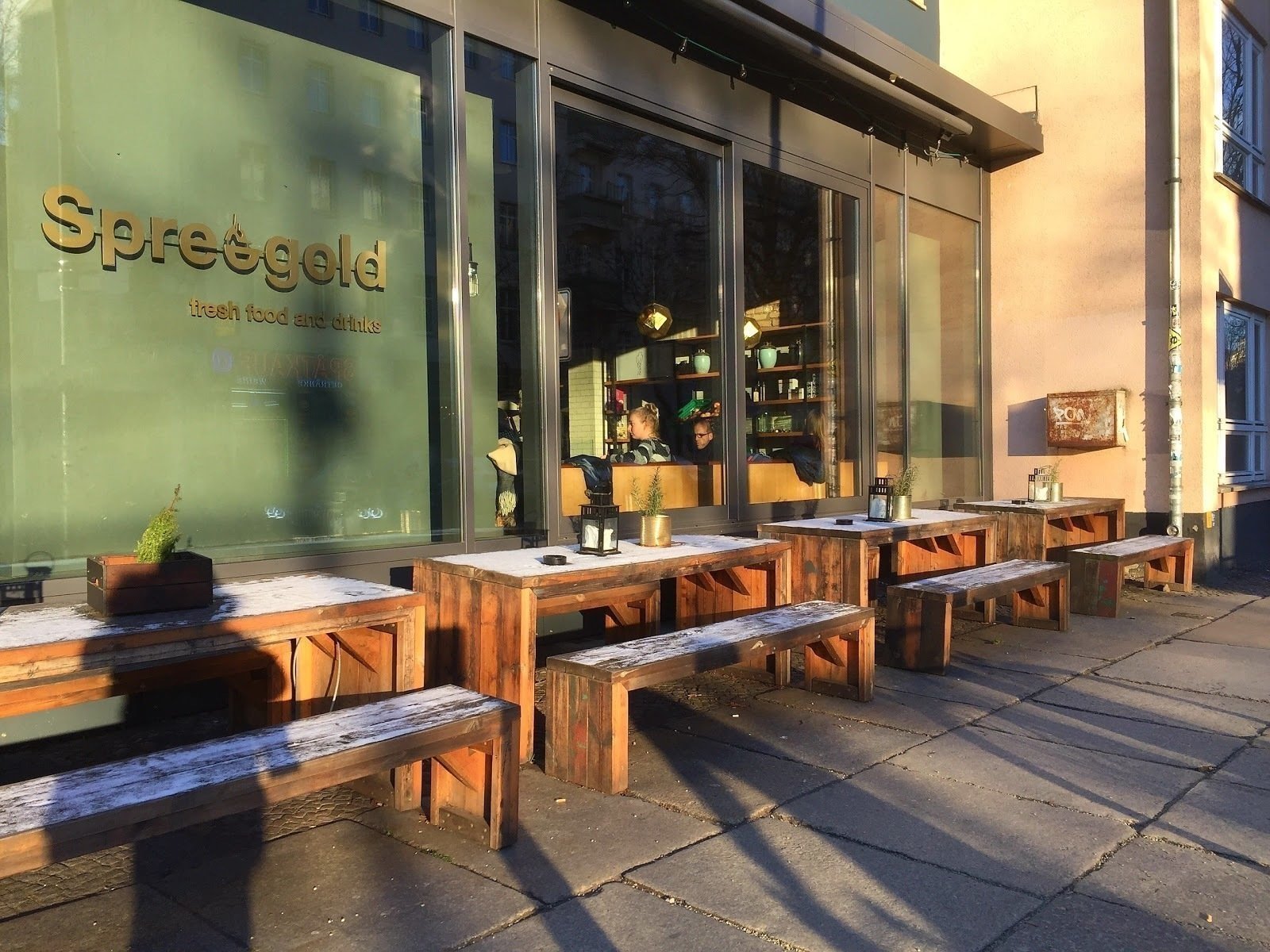 <span class="translation_missing" title="translation missing: en.meta.location_title, location_name: Spreegold Store Stargarder, city: Berlin">Location Title</span>