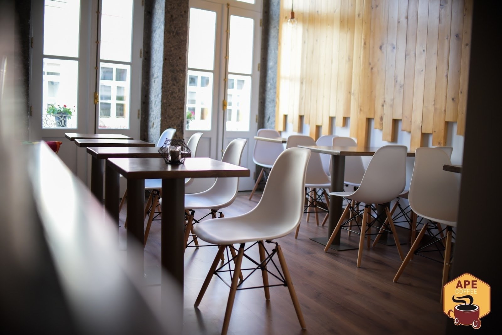 <span class="translation_missing" title="translation missing: en.meta.location_title, location_name: APE Coffee - Braga, city: Braga">Location Title</span>